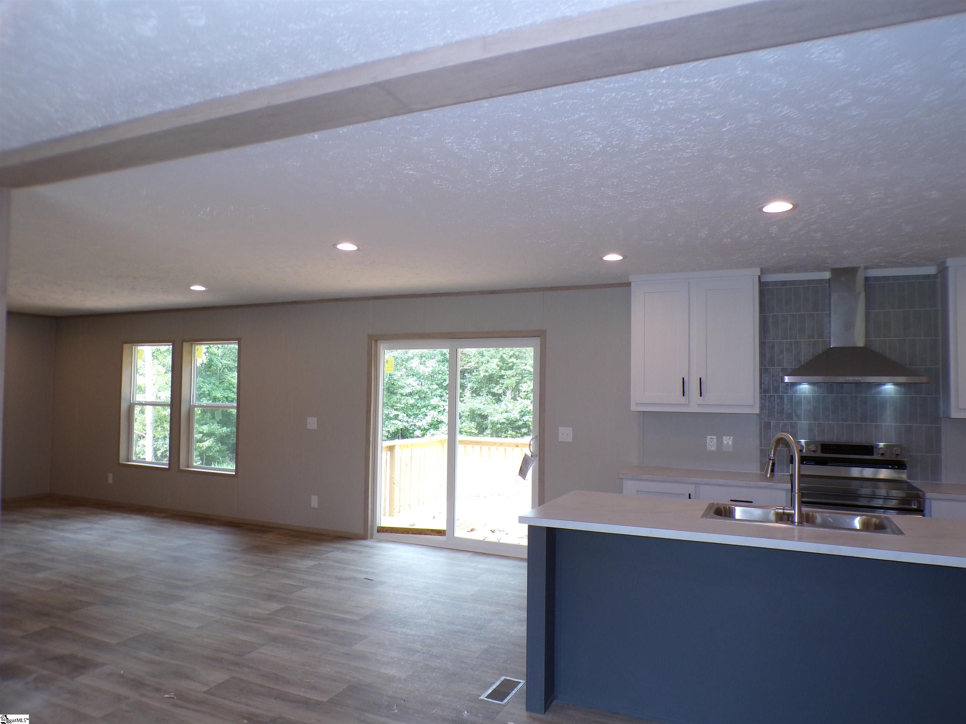 185 Hilltop Drive Chesnee, SC 29323