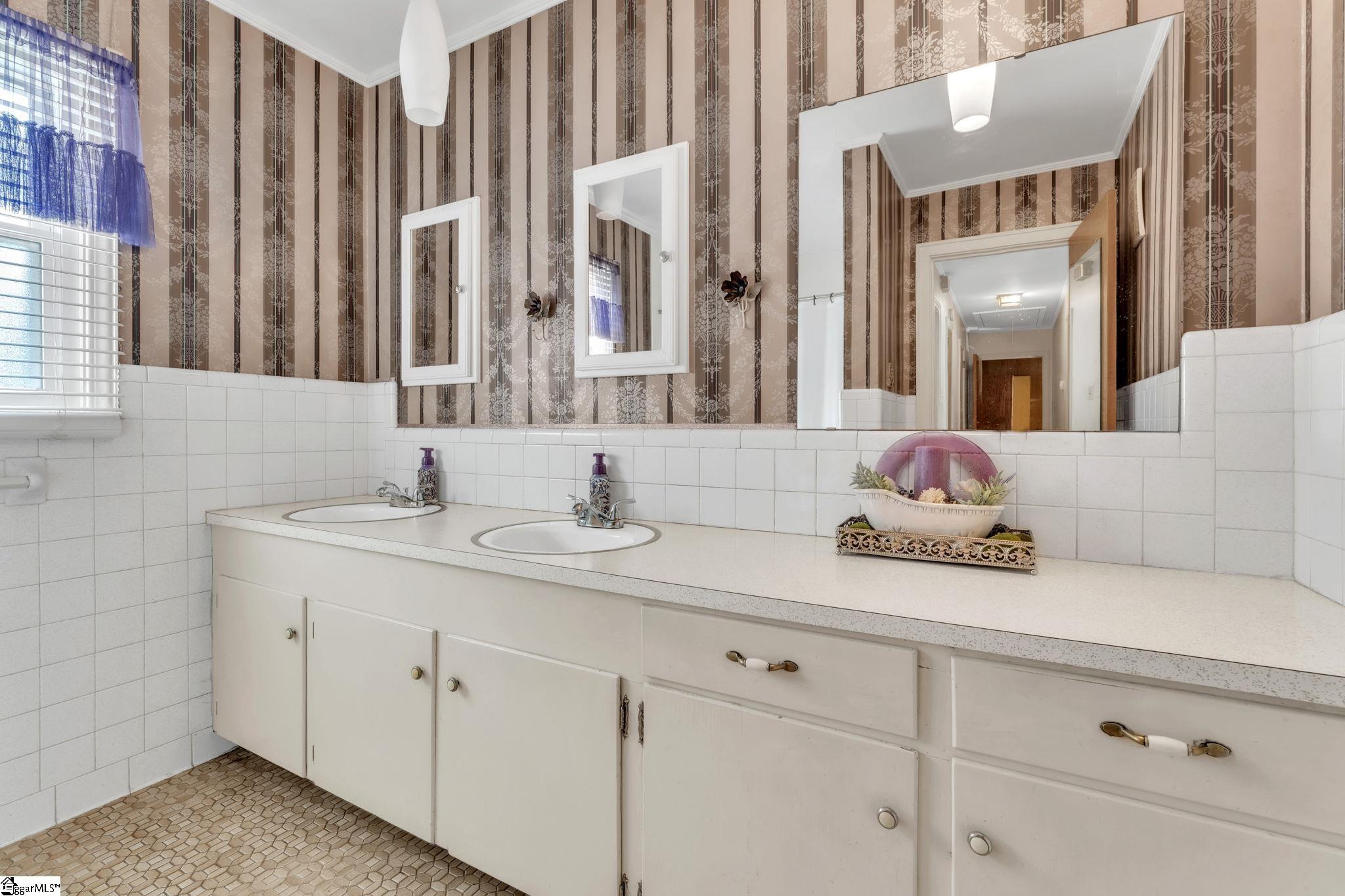 222 Hillcrest Circle Anderson, SC 29624