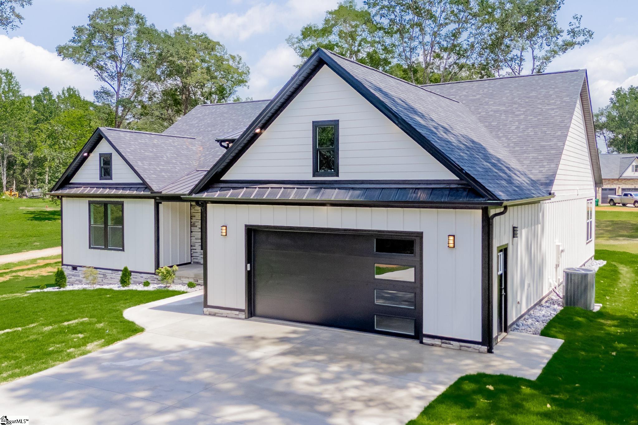 48 Simmons Street Wellford, SC 29385