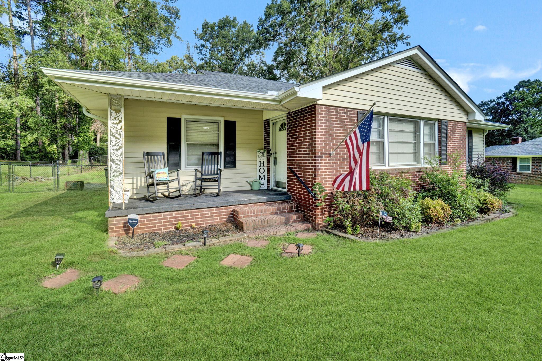 107 Forest Drive Laurens, SC 29360