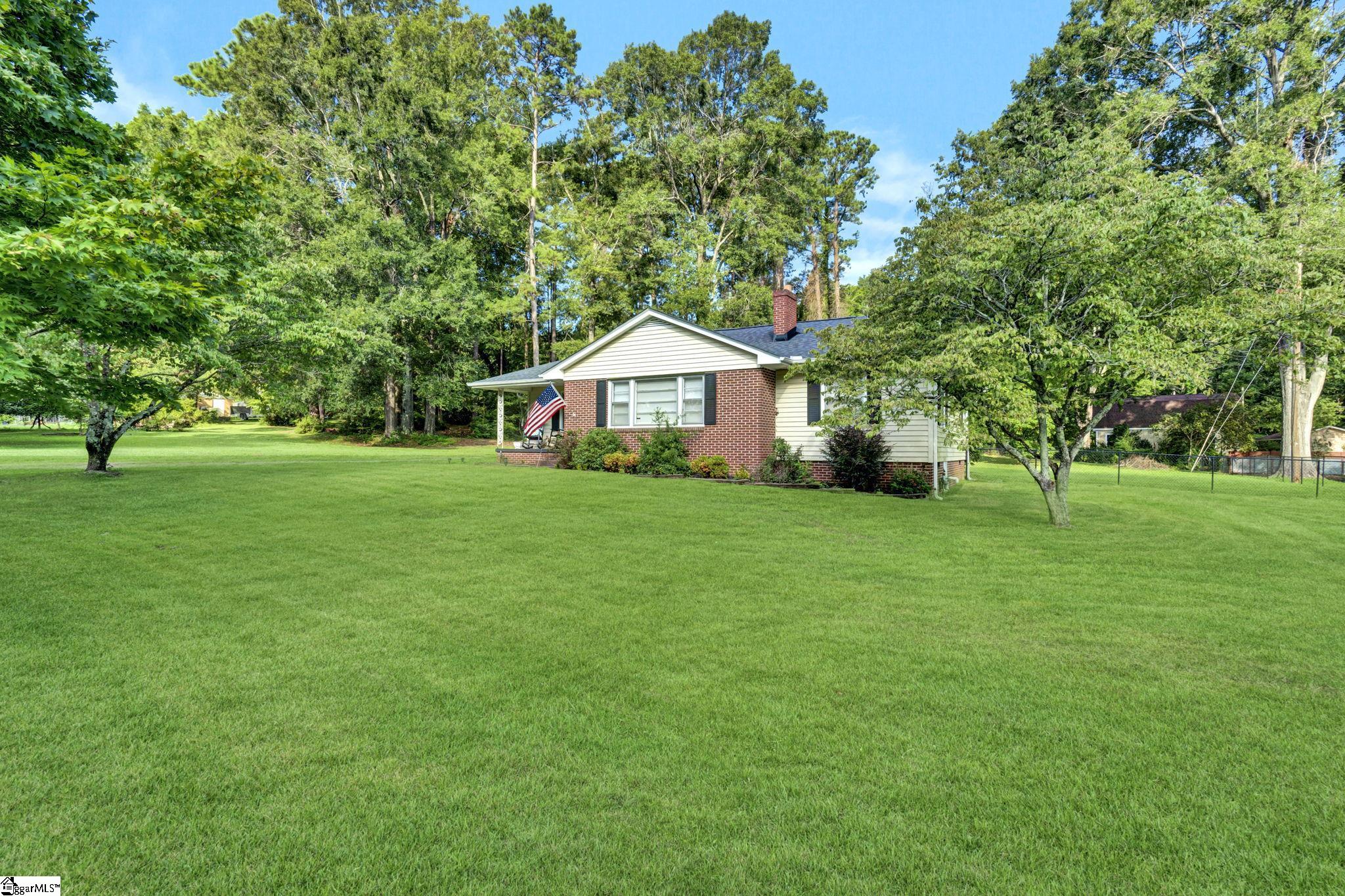 107 Forest Drive Laurens, SC 29360