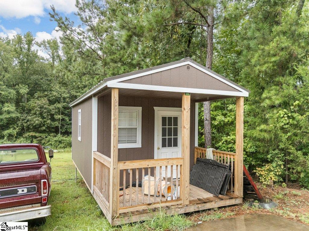708 Carolyn Drive Clinton, SC 29325