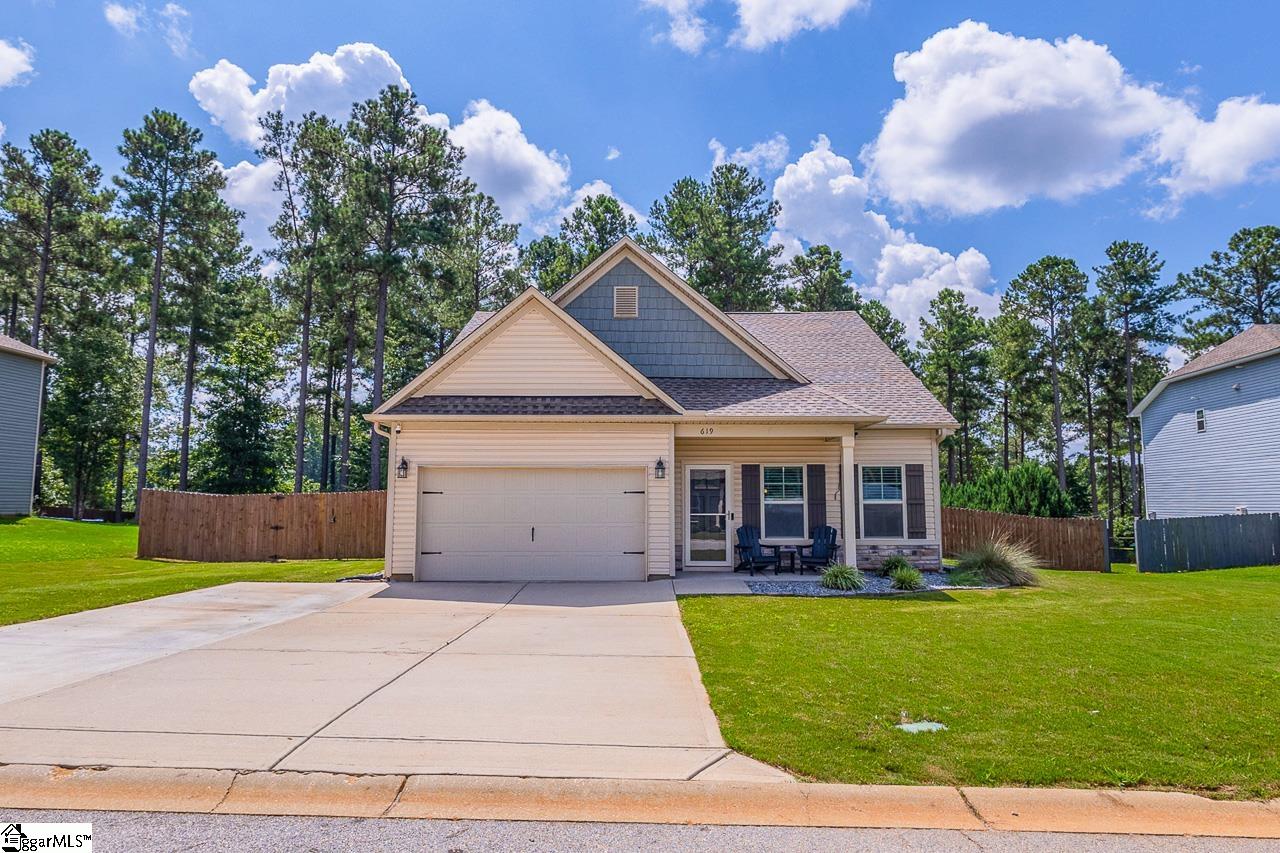 619 Autumn Breeze Walk Inman, SC 29349