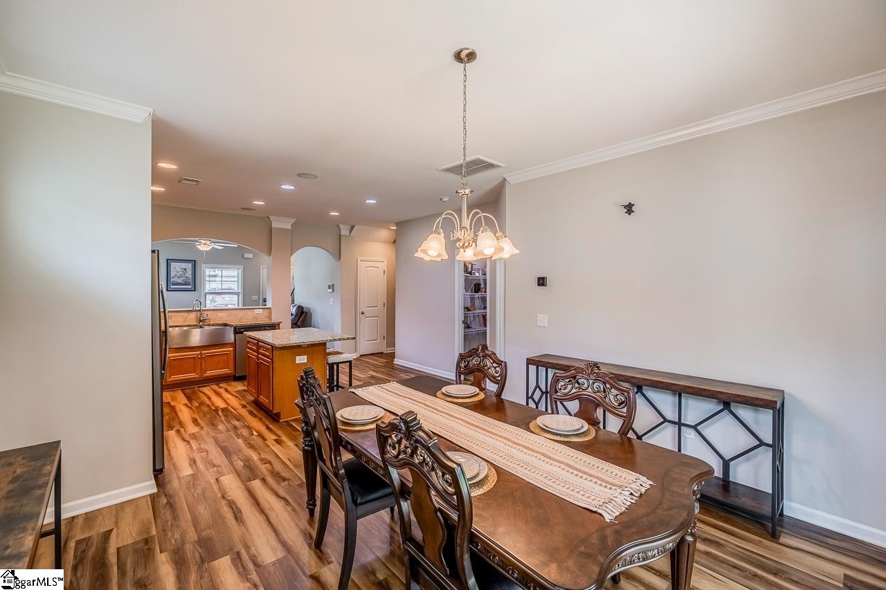 619 Autumn Breeze Walk Inman, SC 29349