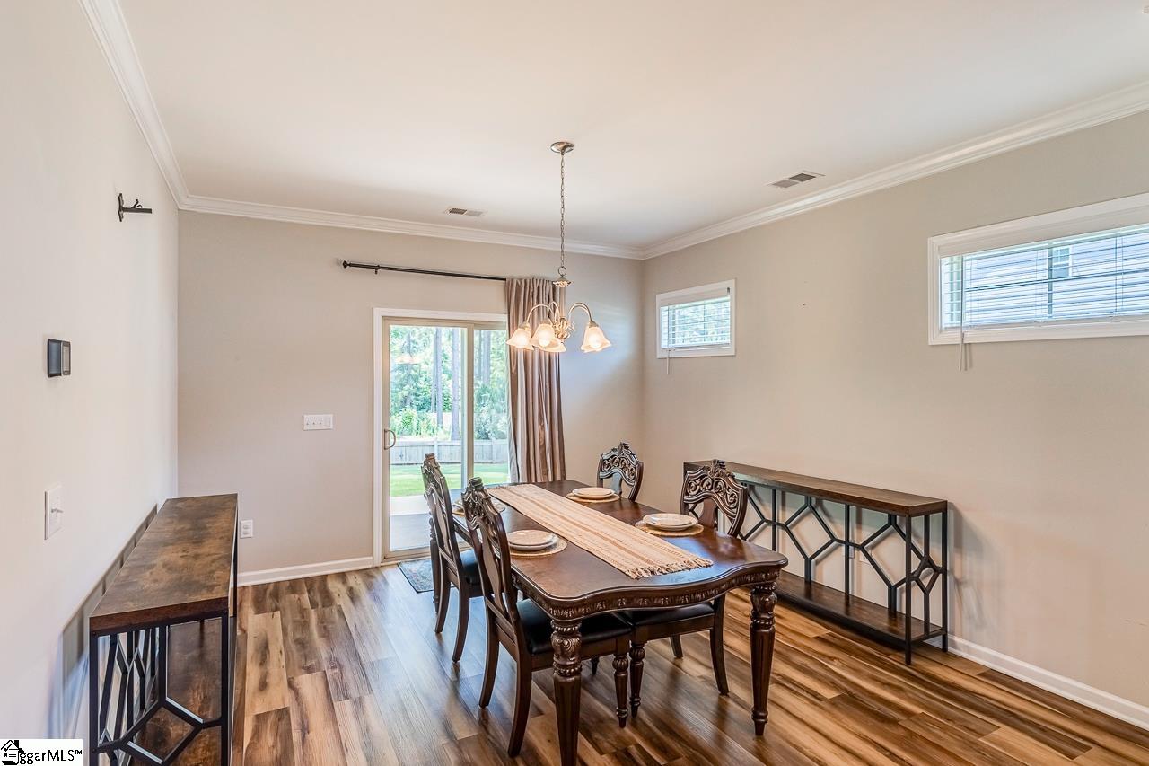 619 Autumn Breeze Walk Inman, SC 29349