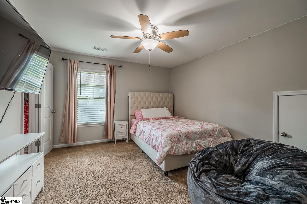 619 Autumn Breeze Walk Inman, SC 29349