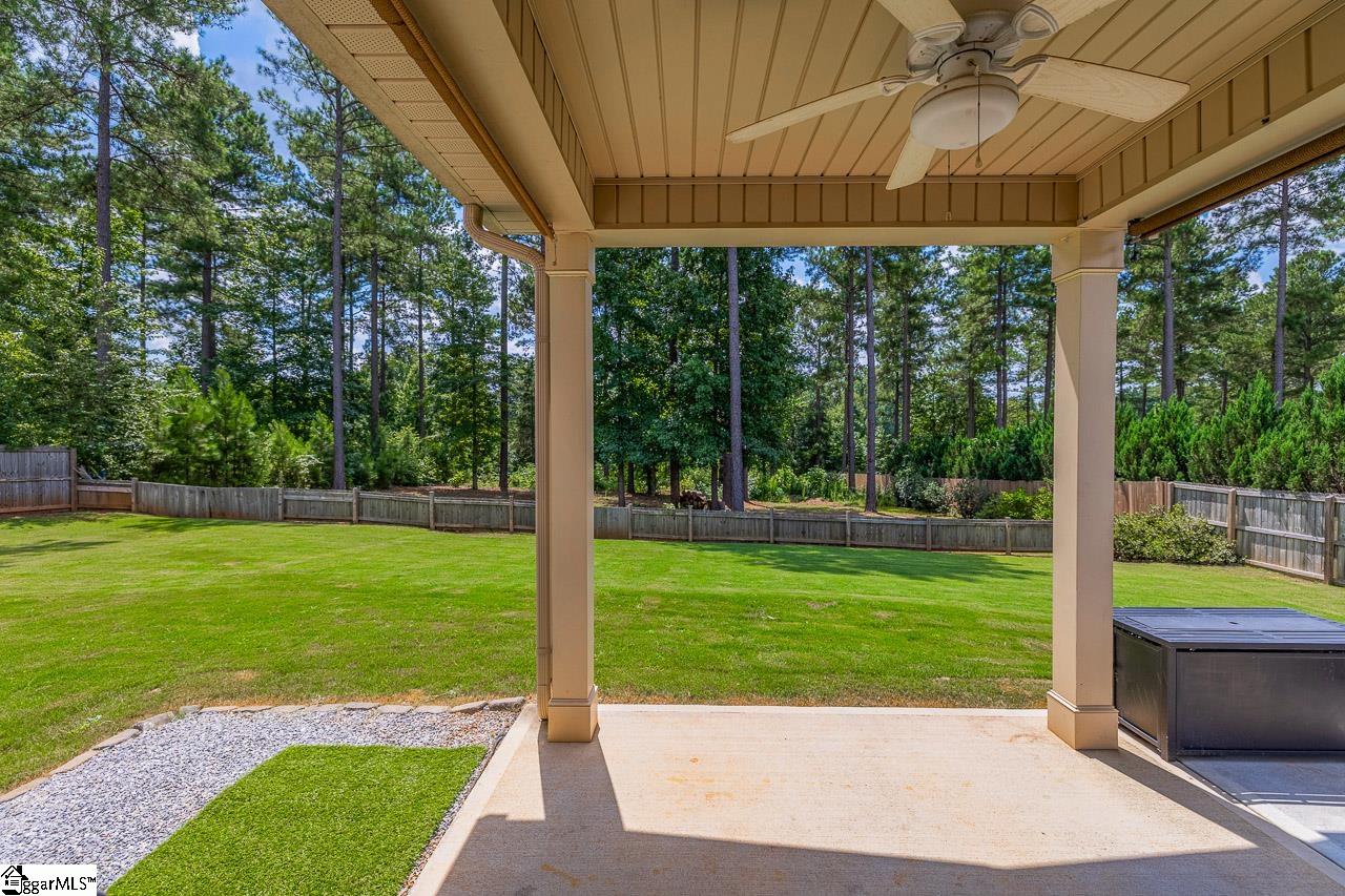 619 Autumn Breeze Walk Inman, SC 29349