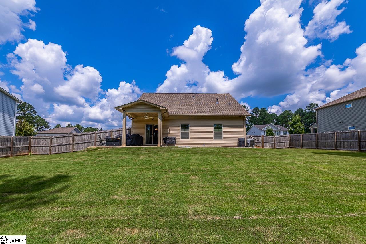 619 Autumn Breeze Walk Inman, SC 29349