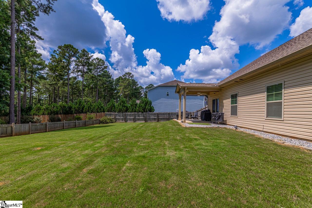 619 Autumn Breeze Walk Inman, SC 29349