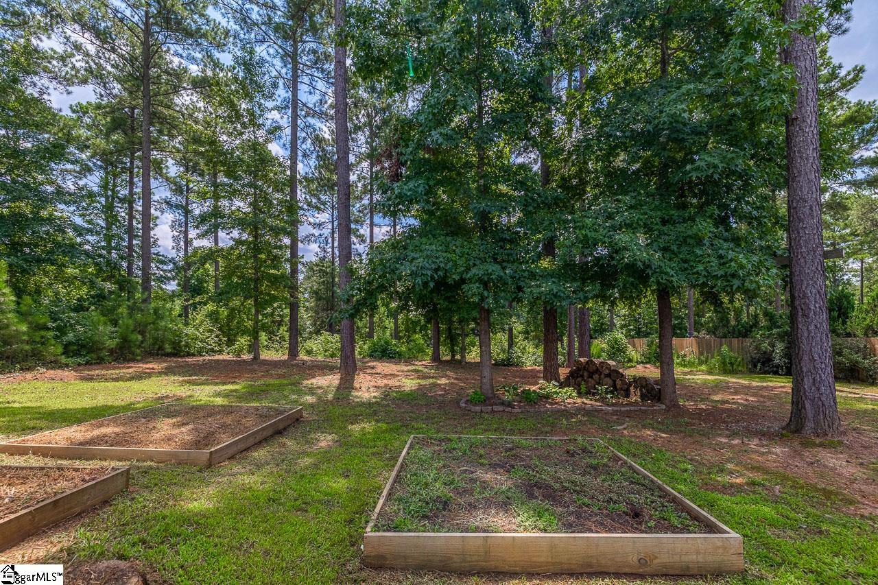 619 Autumn Breeze Walk Inman, SC 29349