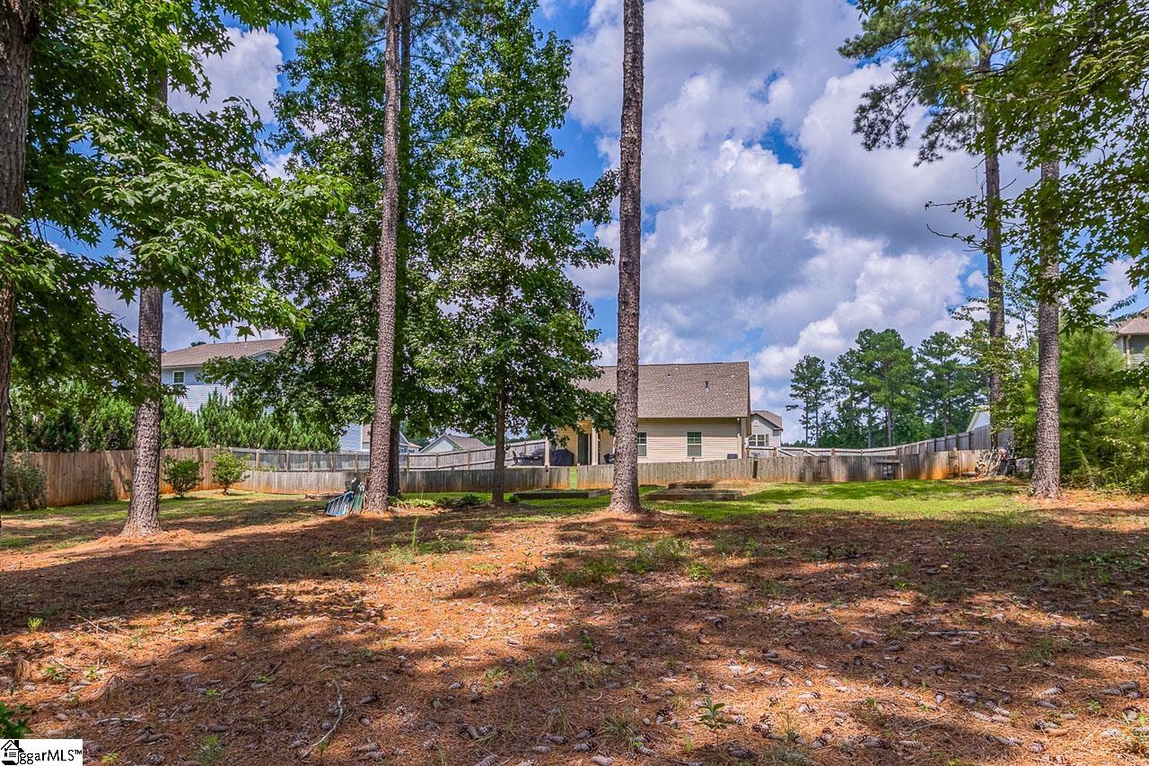 619 Autumn Breeze Walk Inman, SC 29349