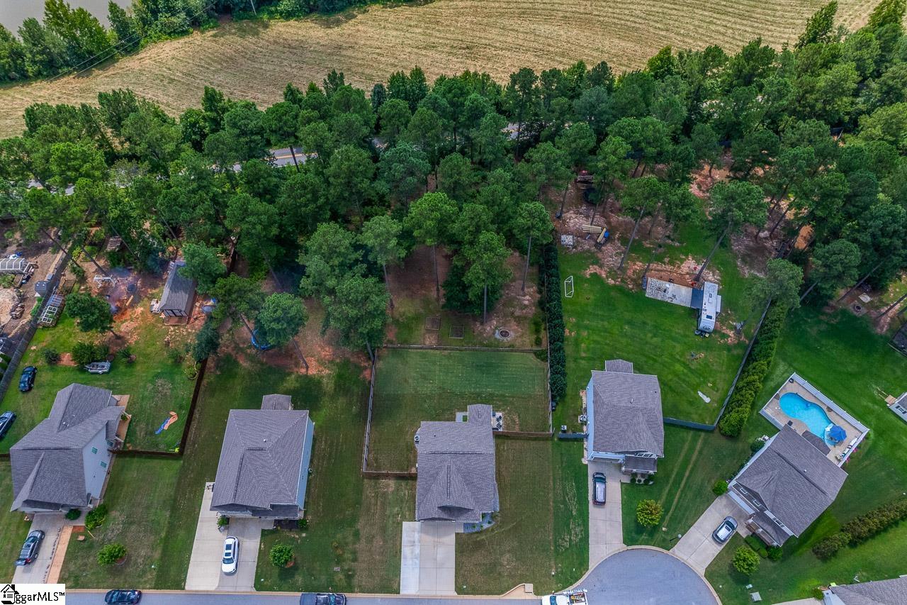 619 Autumn Breeze Walk Inman, SC 29349
