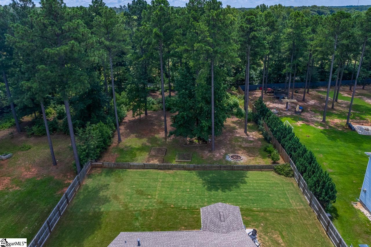 619 Autumn Breeze Walk Inman, SC 29349