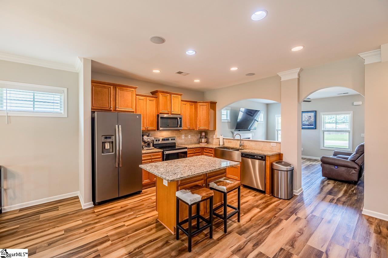 619 Autumn Breeze Walk Inman, SC 29349