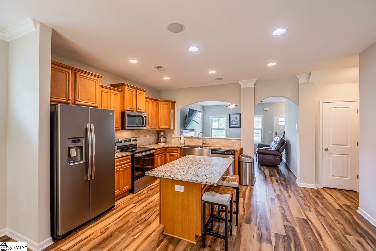 619 Autumn Breeze Walk Inman, SC 29349