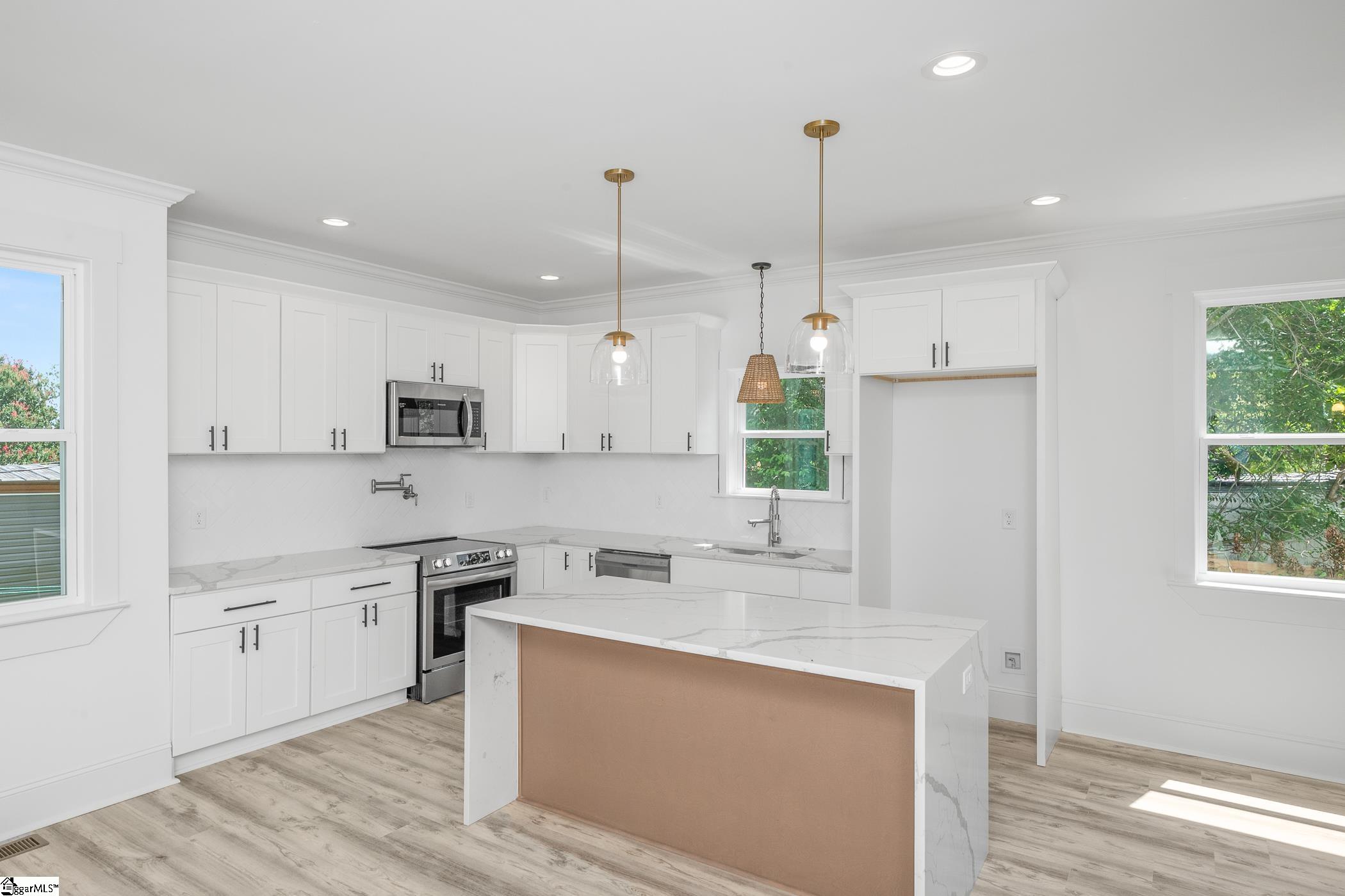 305 Valley Street Greenville, SC 29611