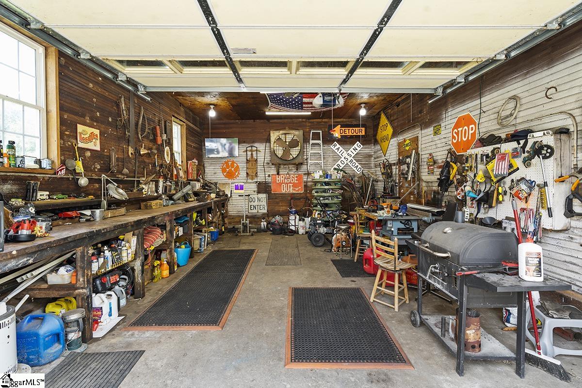 733 Willard Road Greenwood, SC 29649
