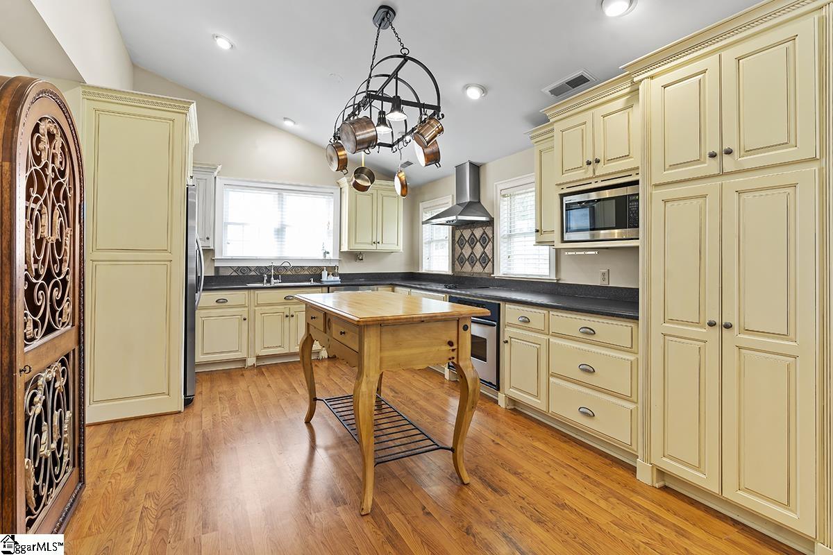 733 Willard Road Greenwood, SC 29649