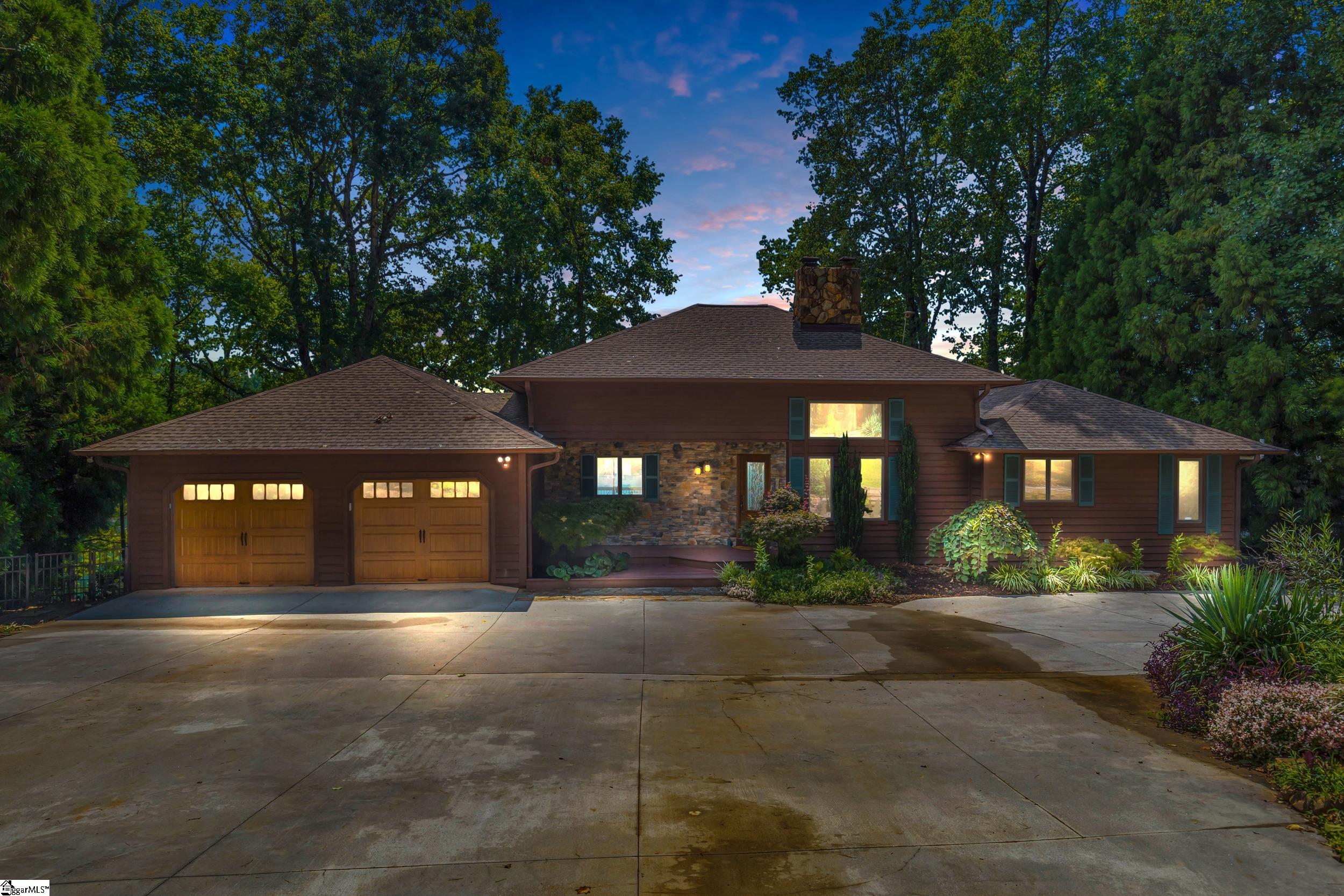 1637 W Little River Drive Seneca, SC 29672