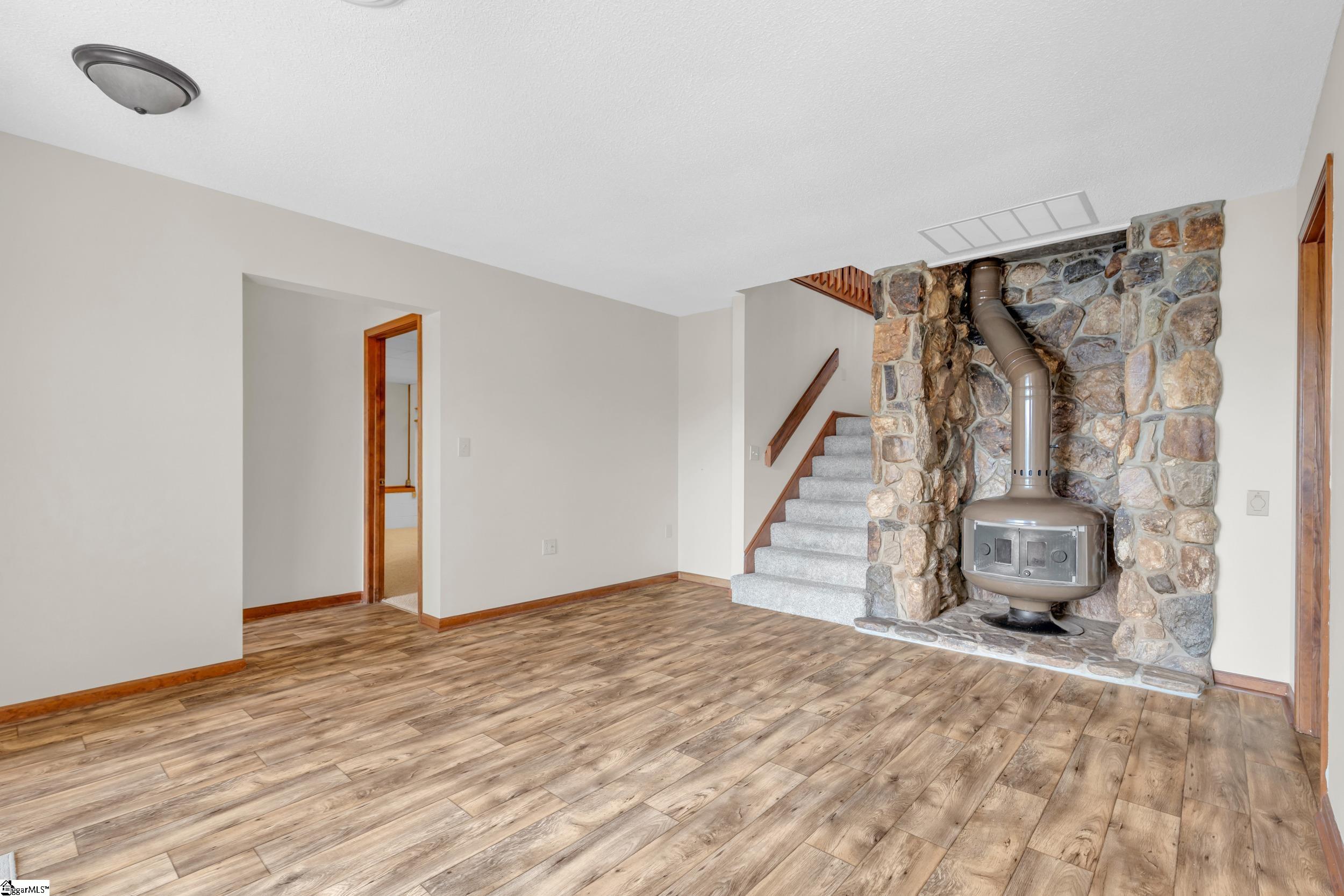 1637 W Little River Drive Seneca, SC 29672