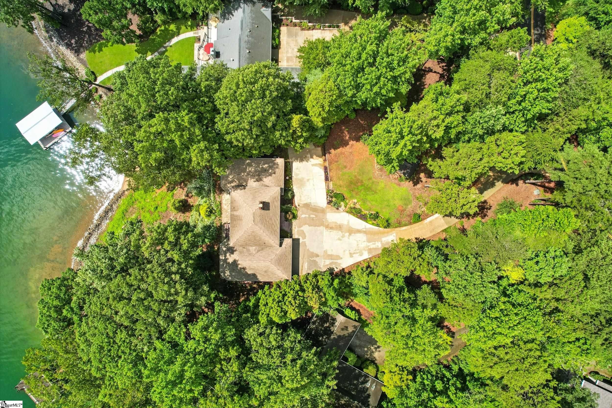 1637 W Little River Drive Seneca, SC 29672
