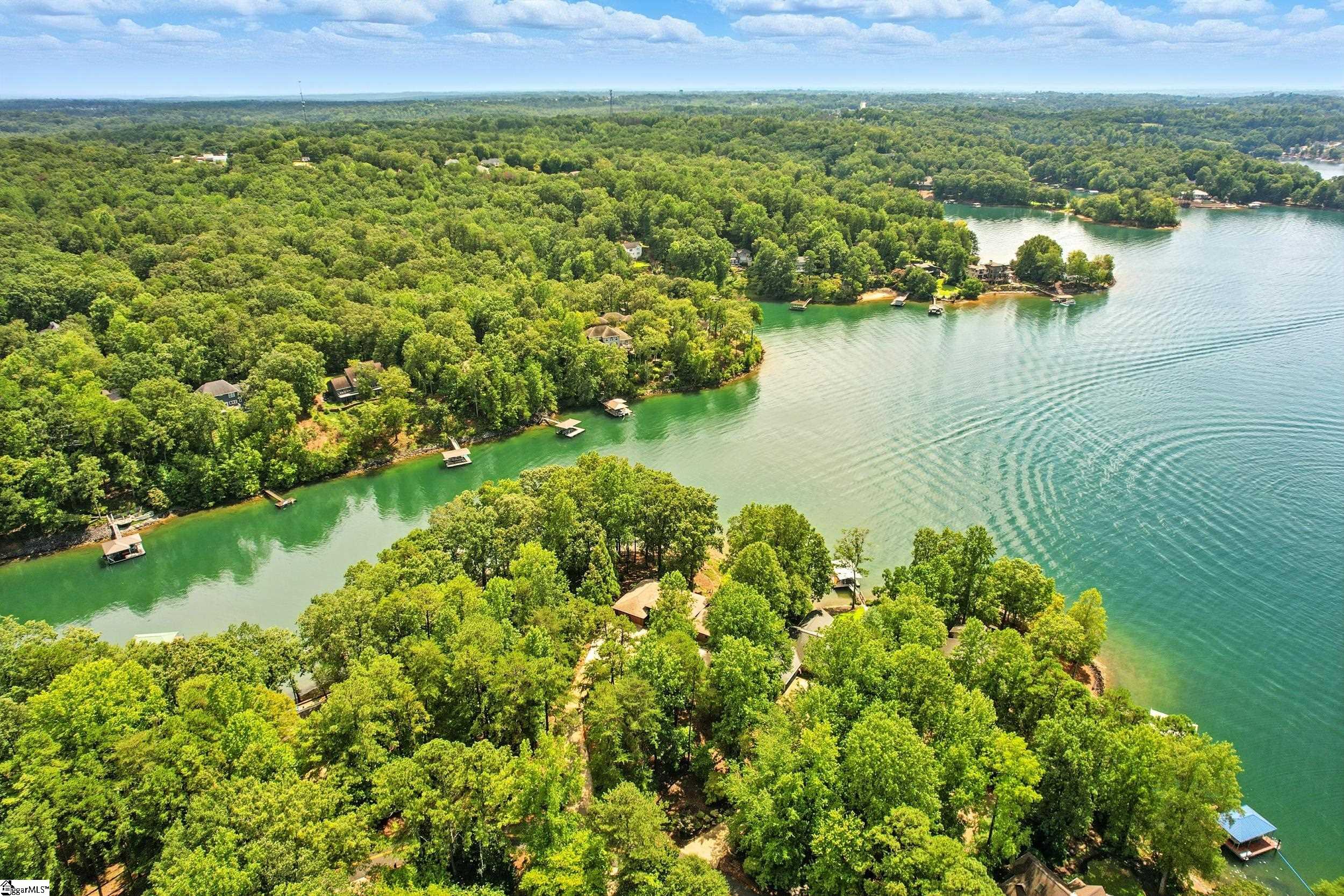 1637 W Little River Drive Seneca, SC 29672