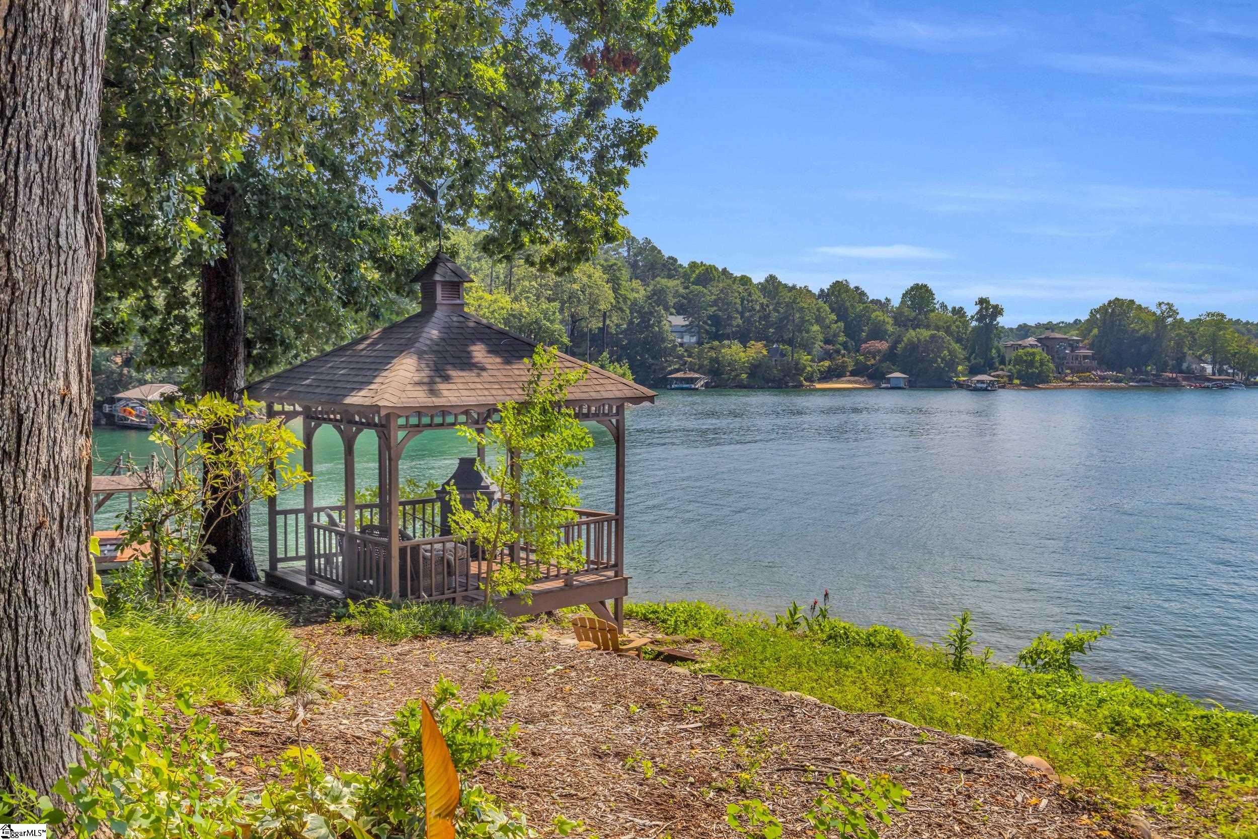 1637 W Little River Drive Seneca, SC 29672