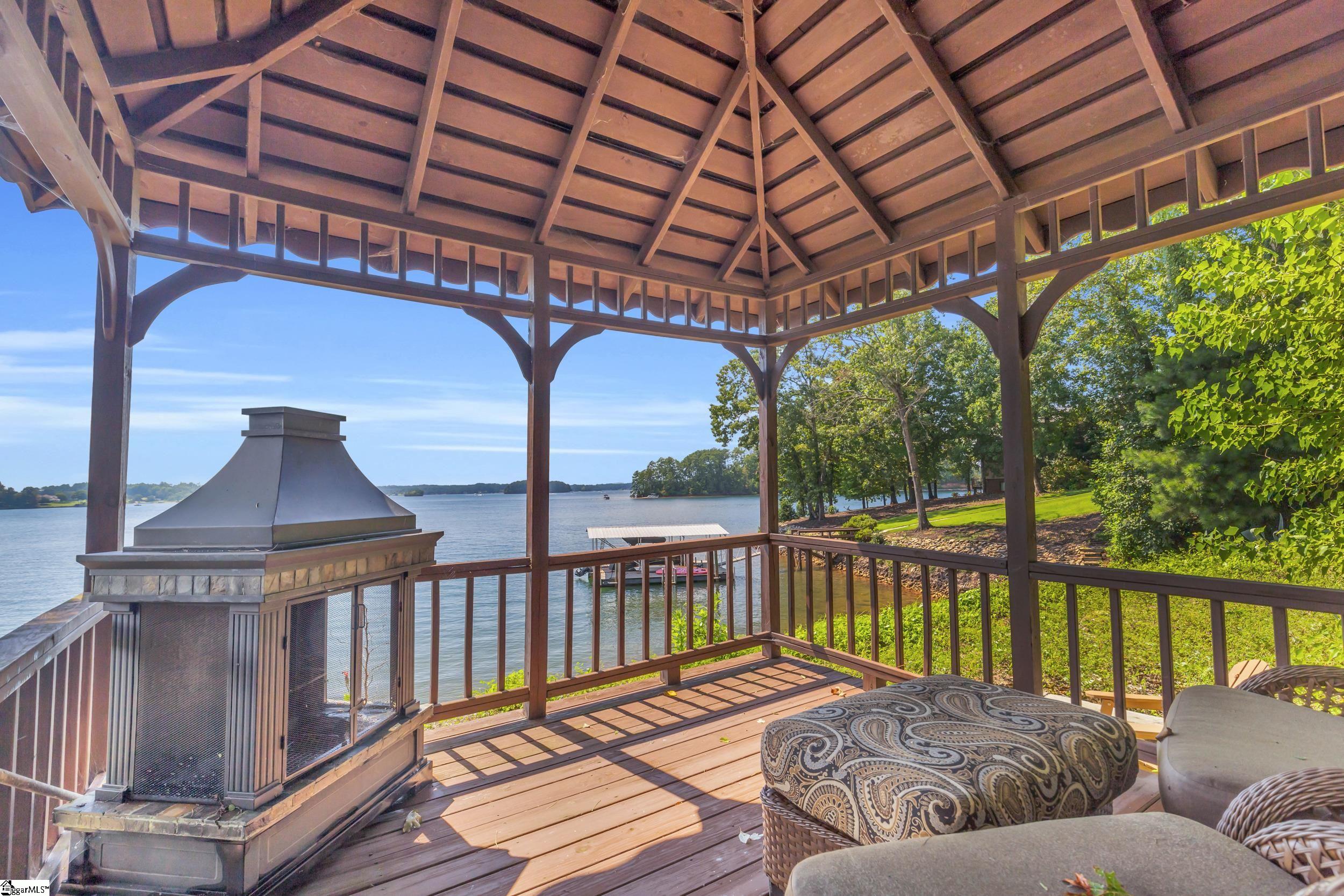 1637 W Little River Drive Seneca, SC 29672