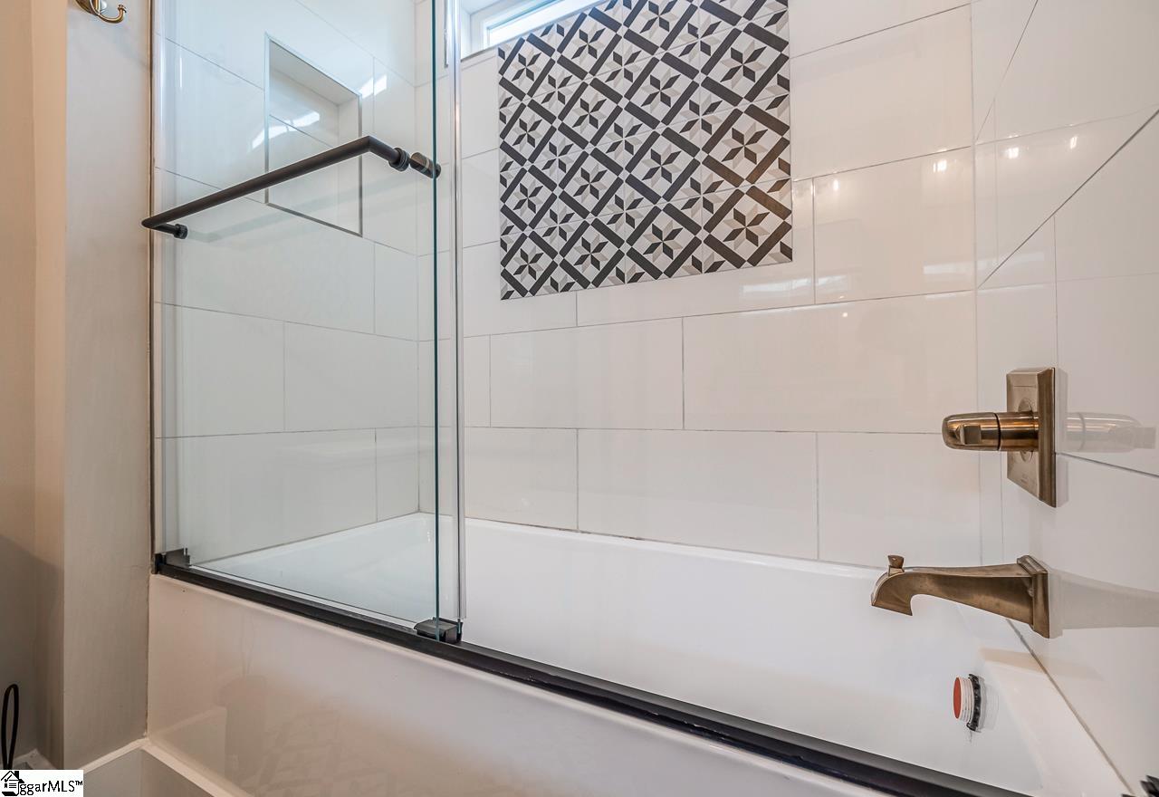704 Arlington Avenue Greenville, SC 29601