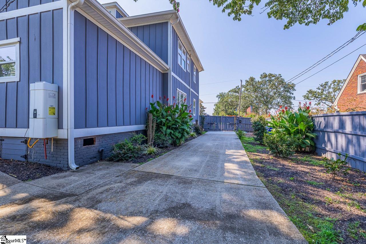 704 Arlington Avenue Greenville, SC 29601