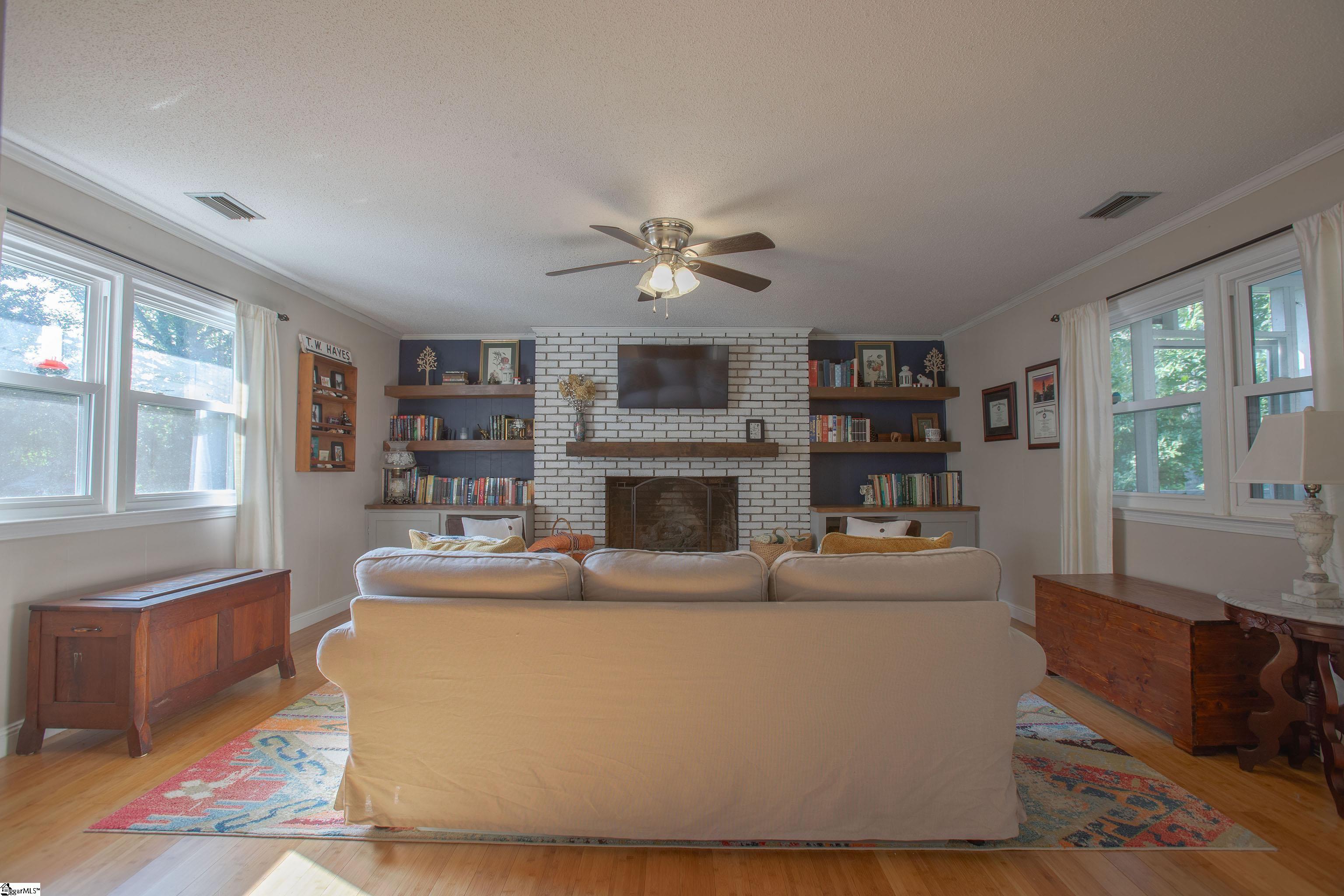 310 Grigsby Avenue Easley, SC 29640