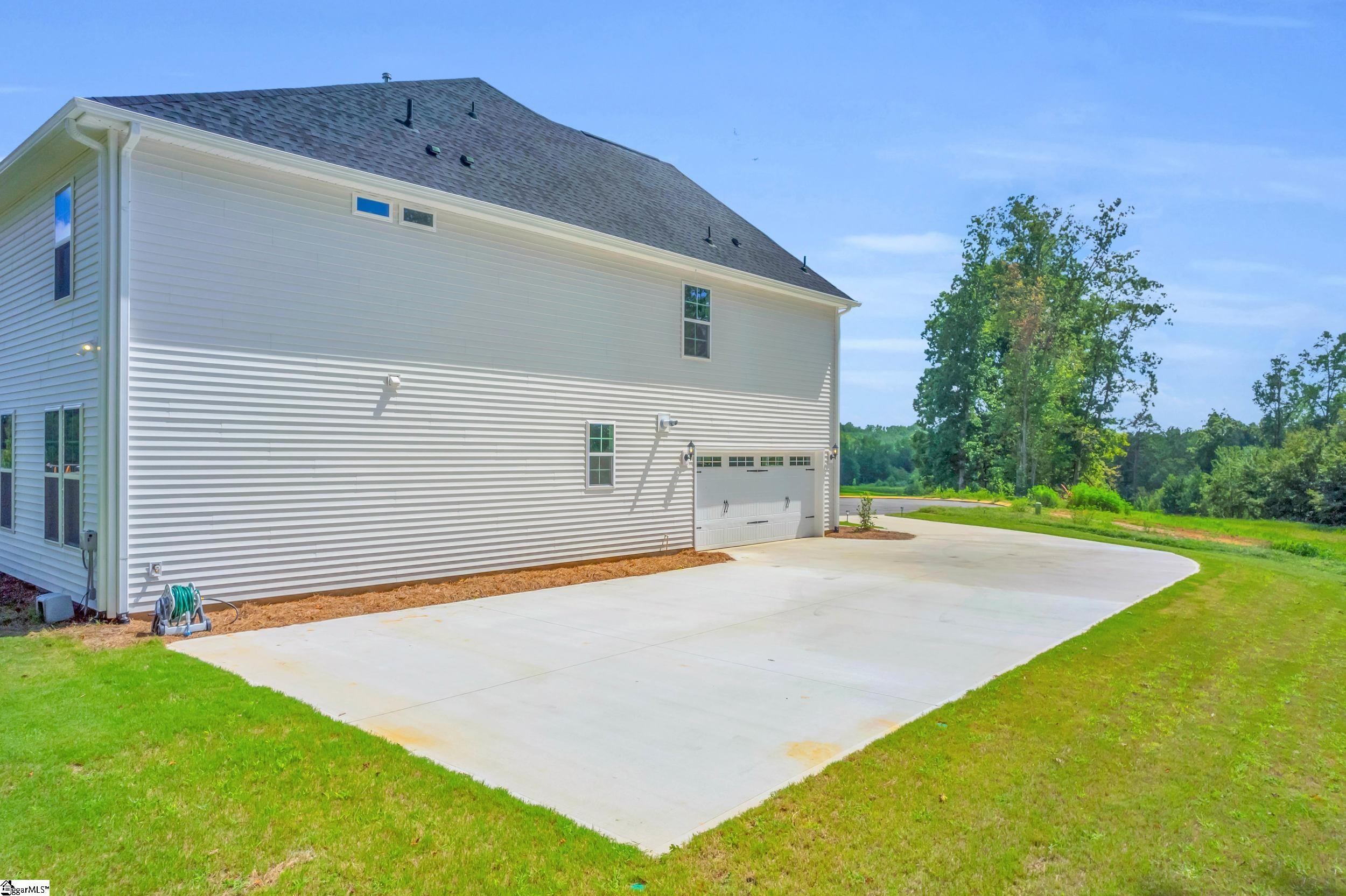 105 Fox den Court Easley, SC 29642