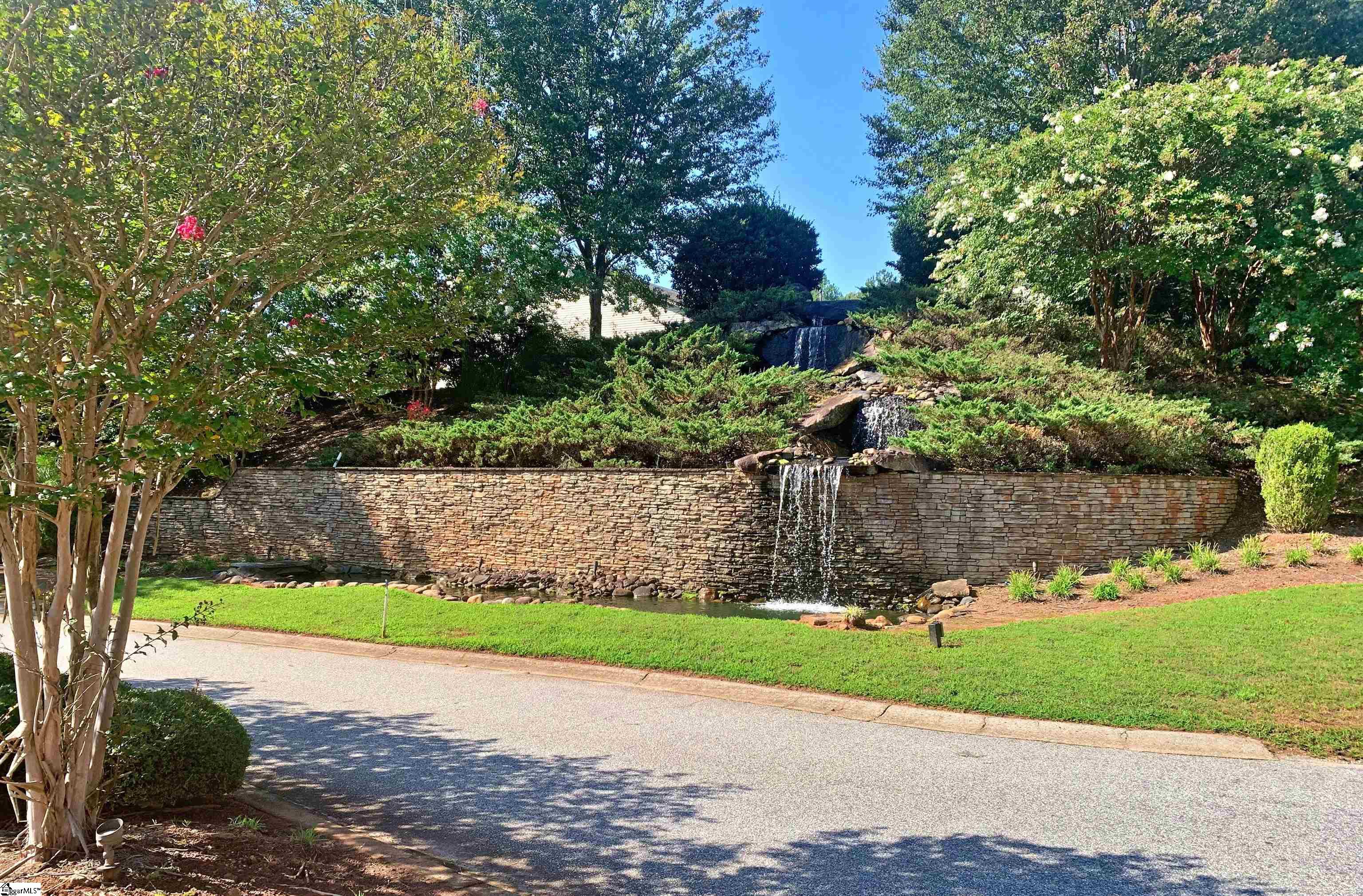 217 N Stonegate Drive Seneca, SC 29678