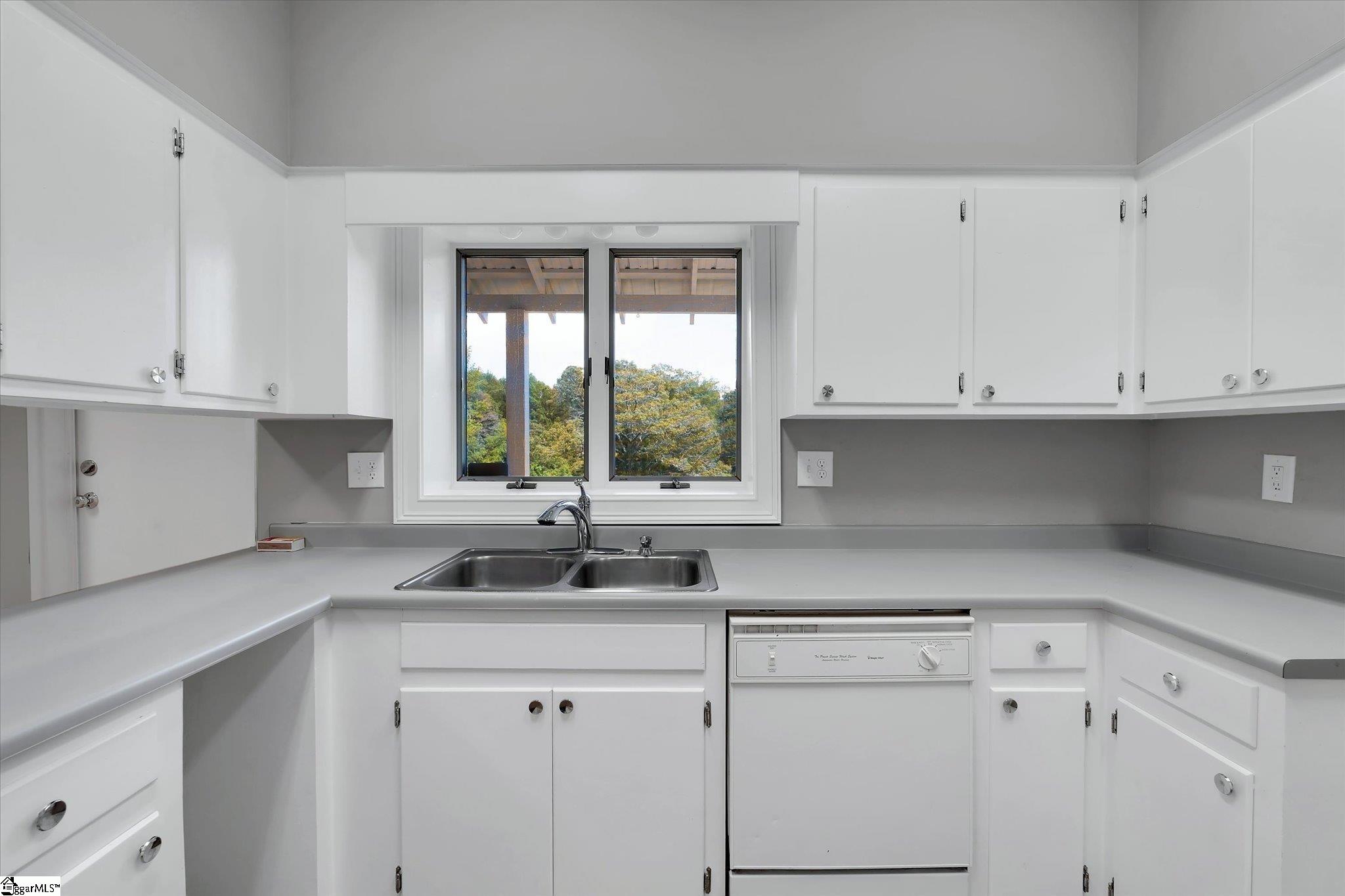 200 Cecil Drive Liberty, SC 29657