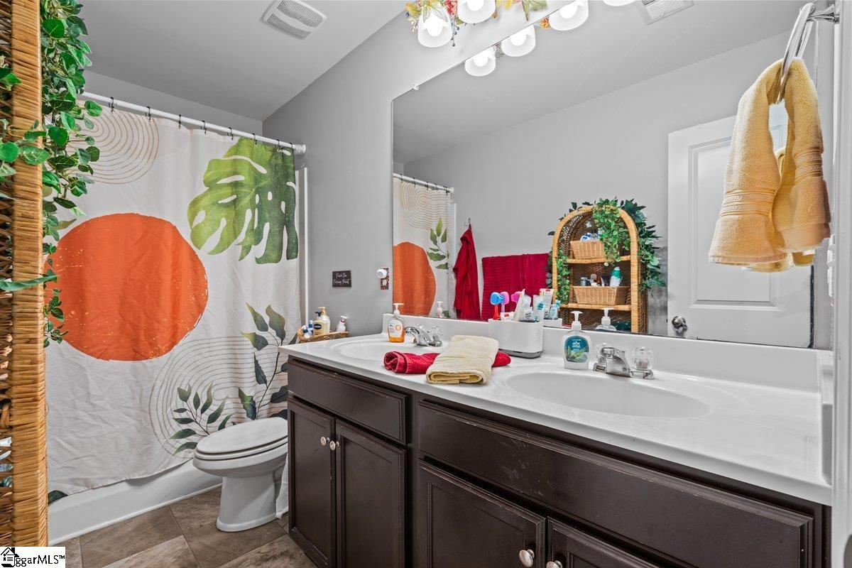 559 Falls Cottage Run Boiling Springs, SC 29316