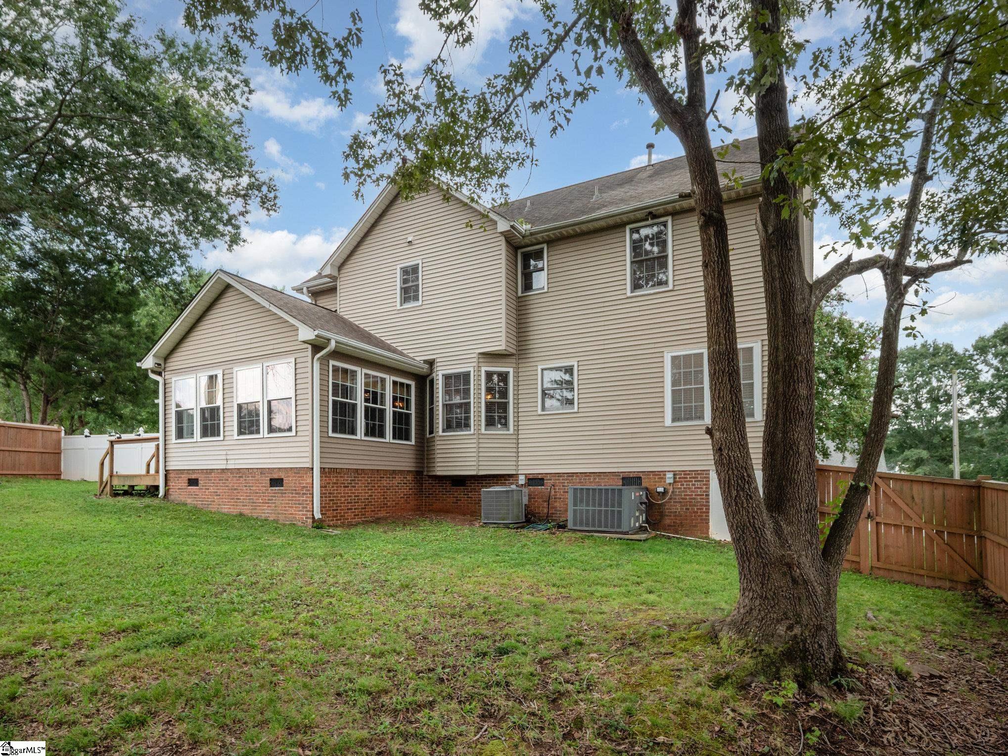 102 Hudders Creek Way Simpsonville, SC 29680