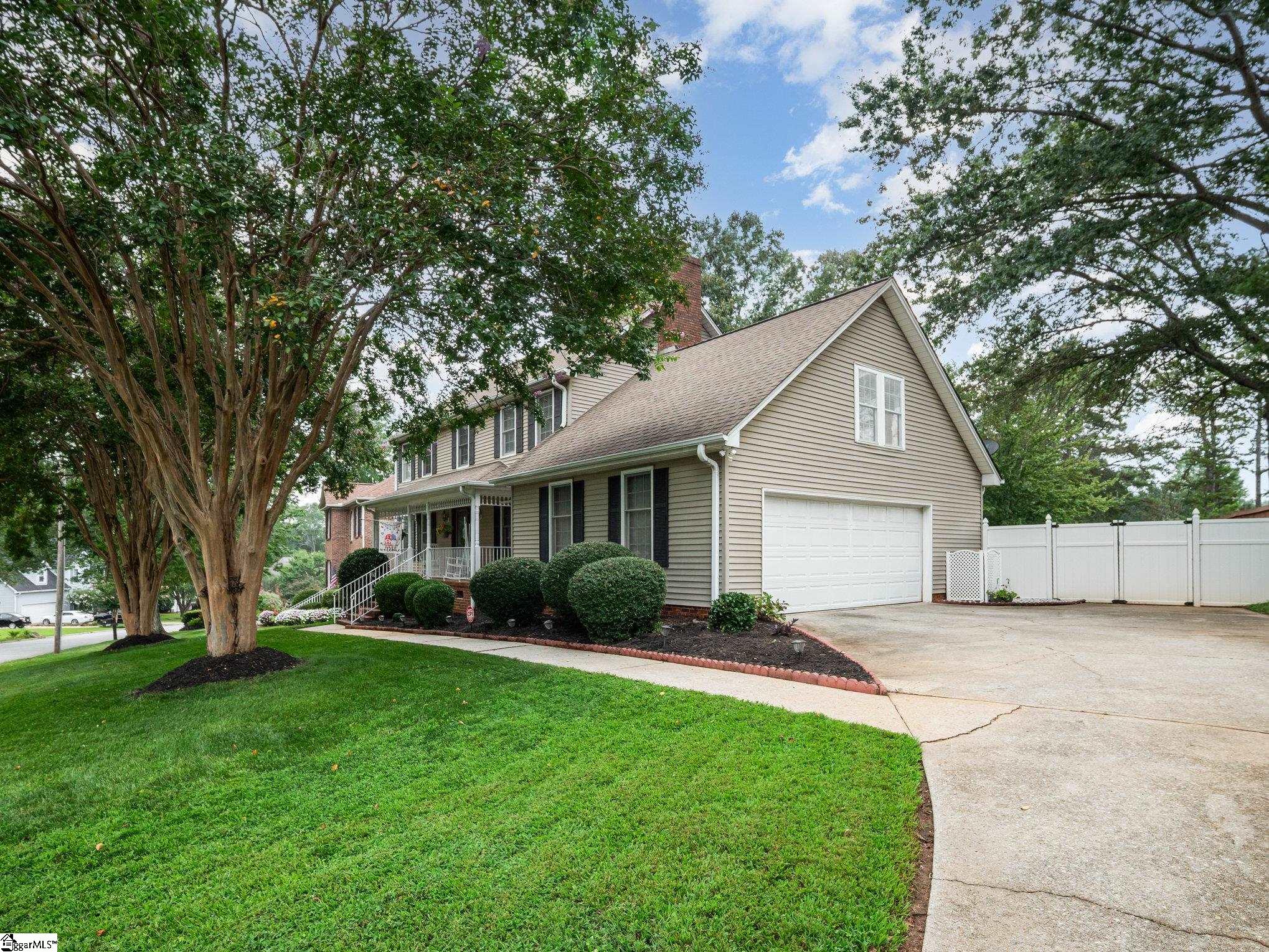 102 Hudders Creek Way Simpsonville, SC 29680