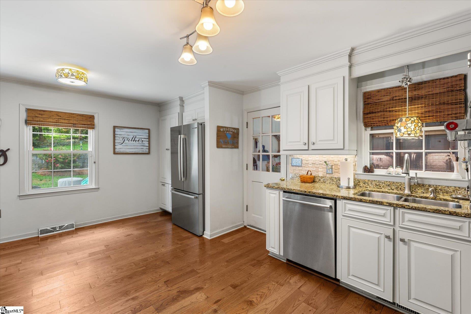 106 Creekwood Court Greenville, SC 29607