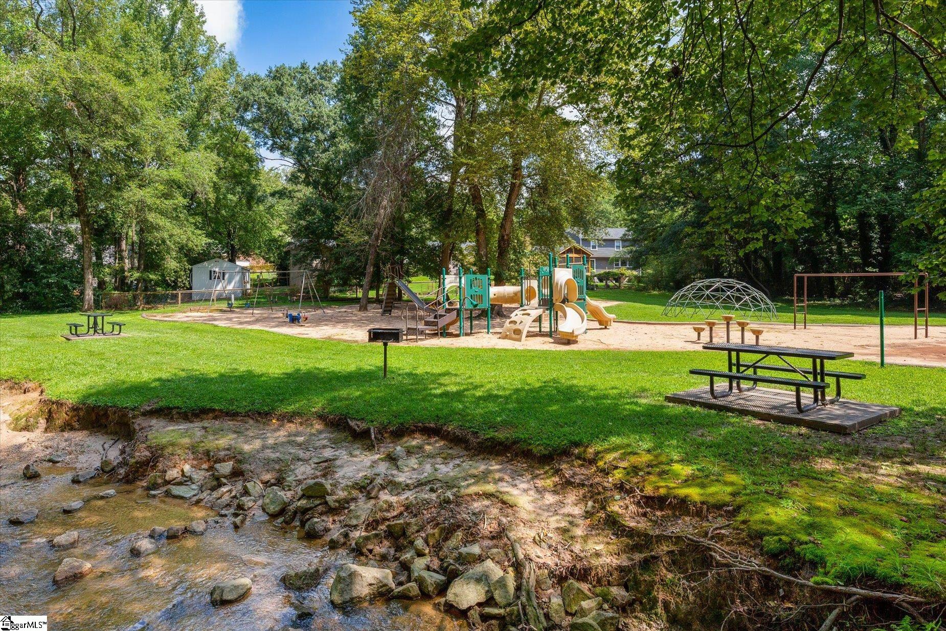 106 Creekwood Court Greenville, SC 29607