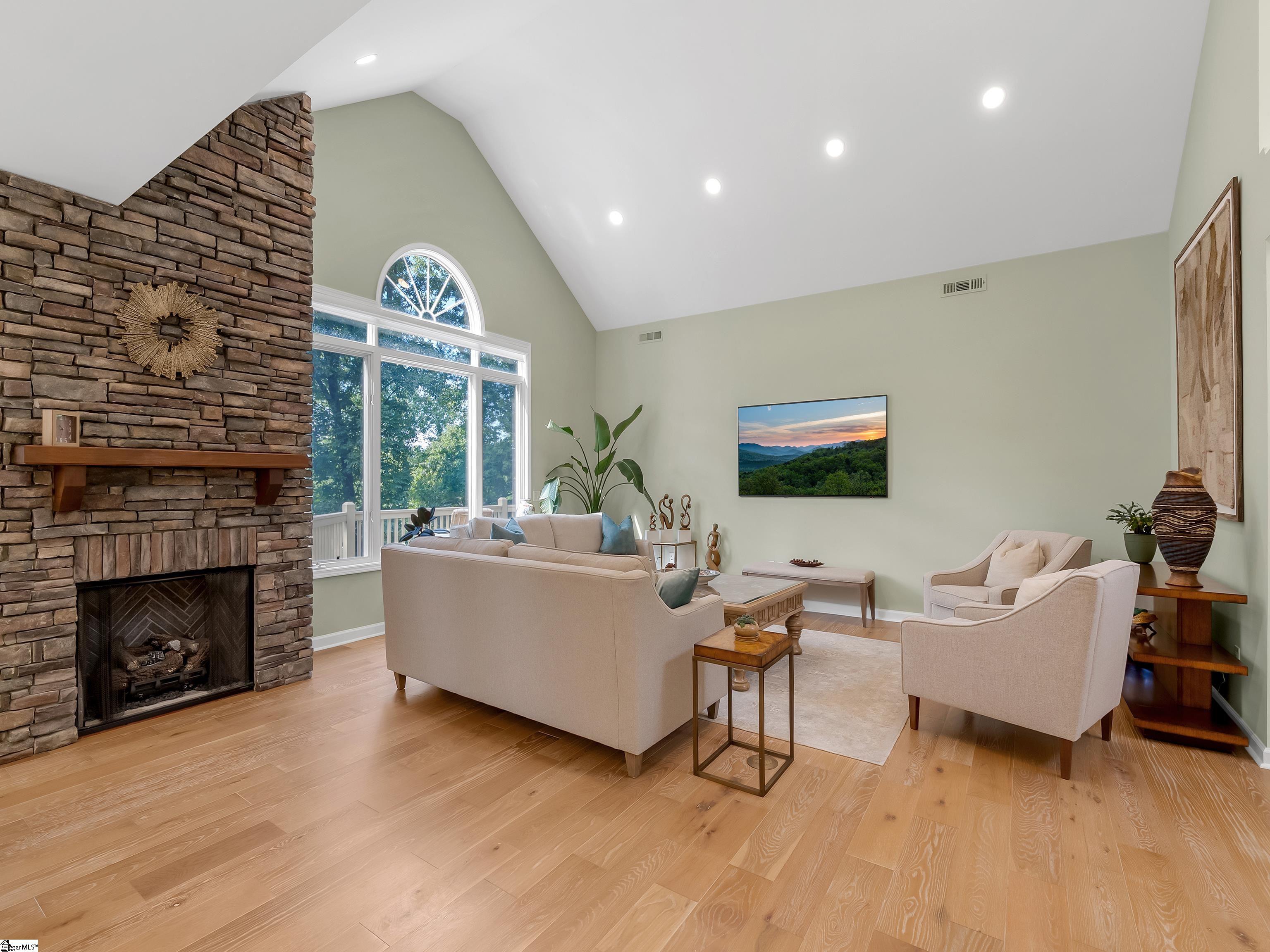 15 Grosbeak Way Landrum, SC 29356