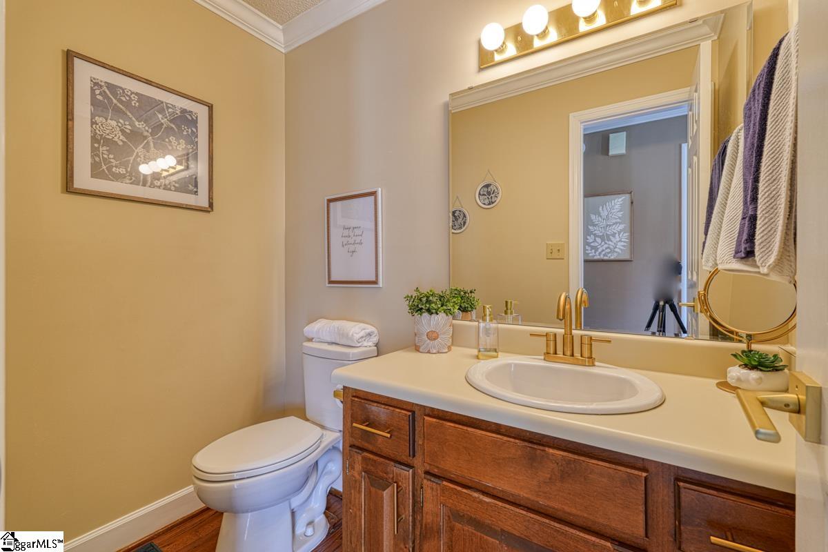 225 W Killarney Lake Moore, SC 29369
