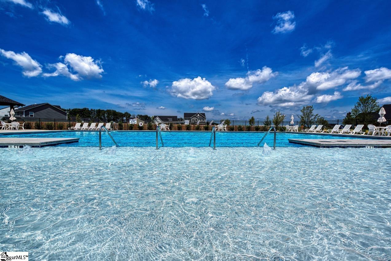 7104 Glass Court Spartanburg, SC 29307