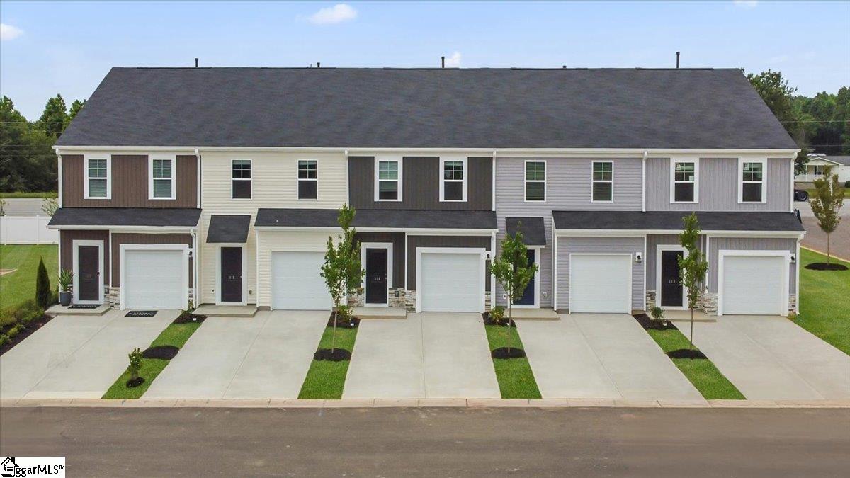 135 Randwick Lane Greer, SC 29651