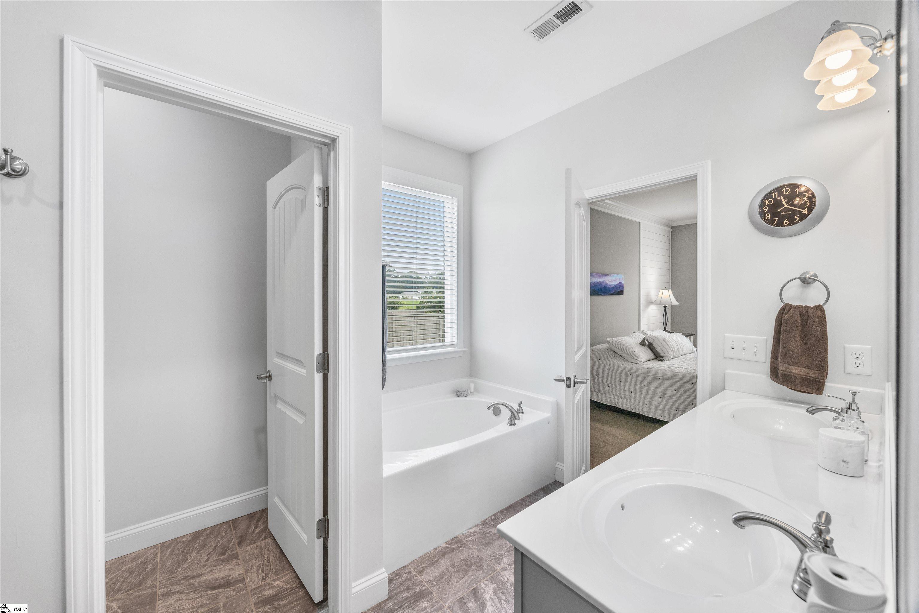 105 Claridge Way Greer, SC 29651