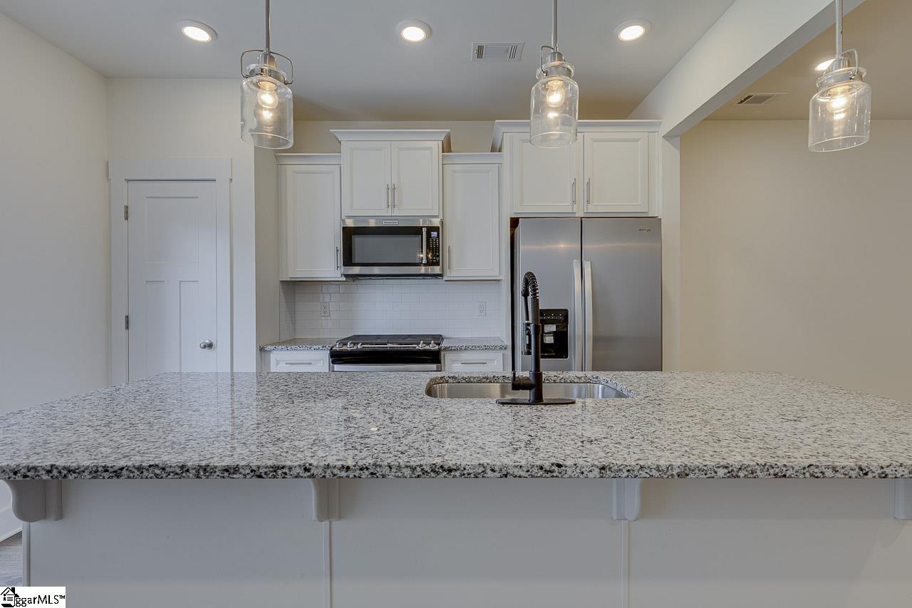71 Mardale Lane Greenville, SC 29609