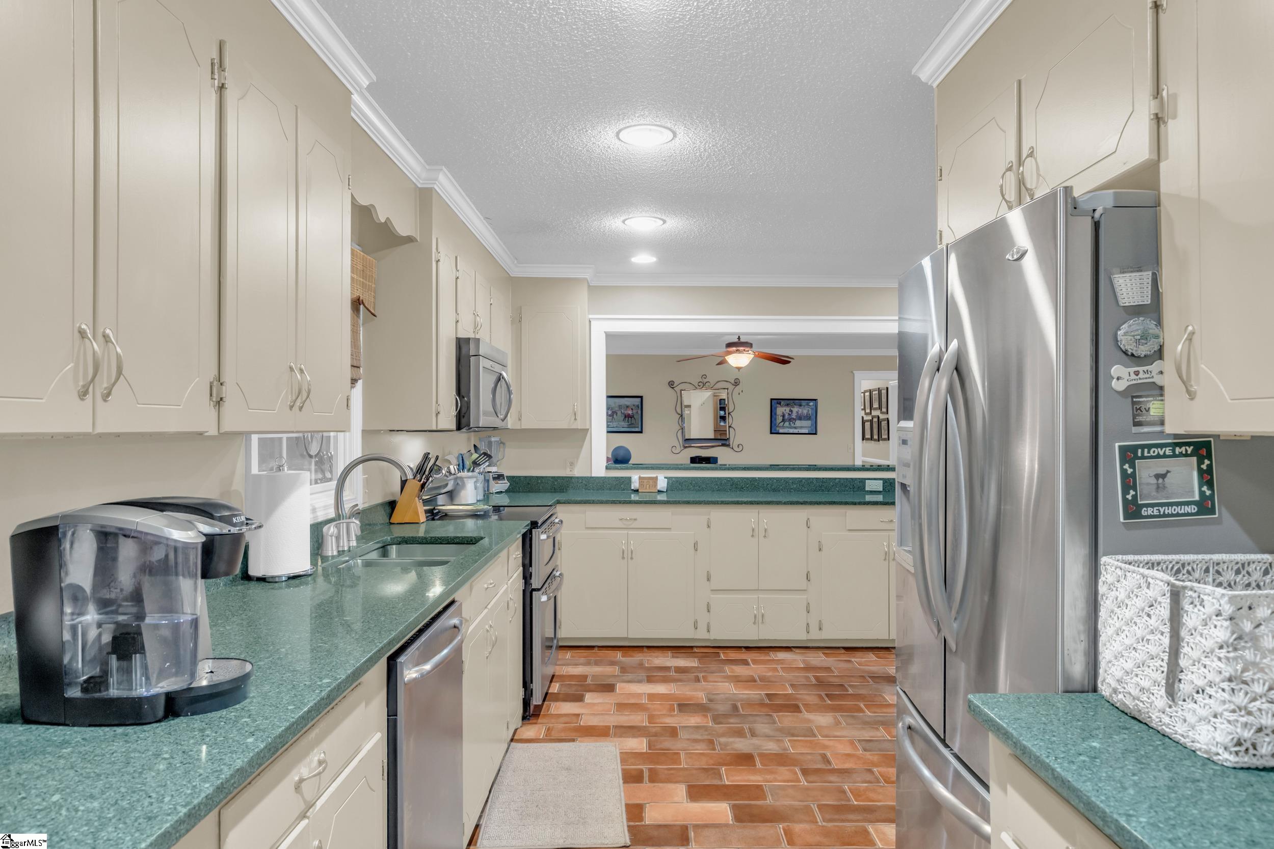 10065 New Cut Road Campobello, SC 29322