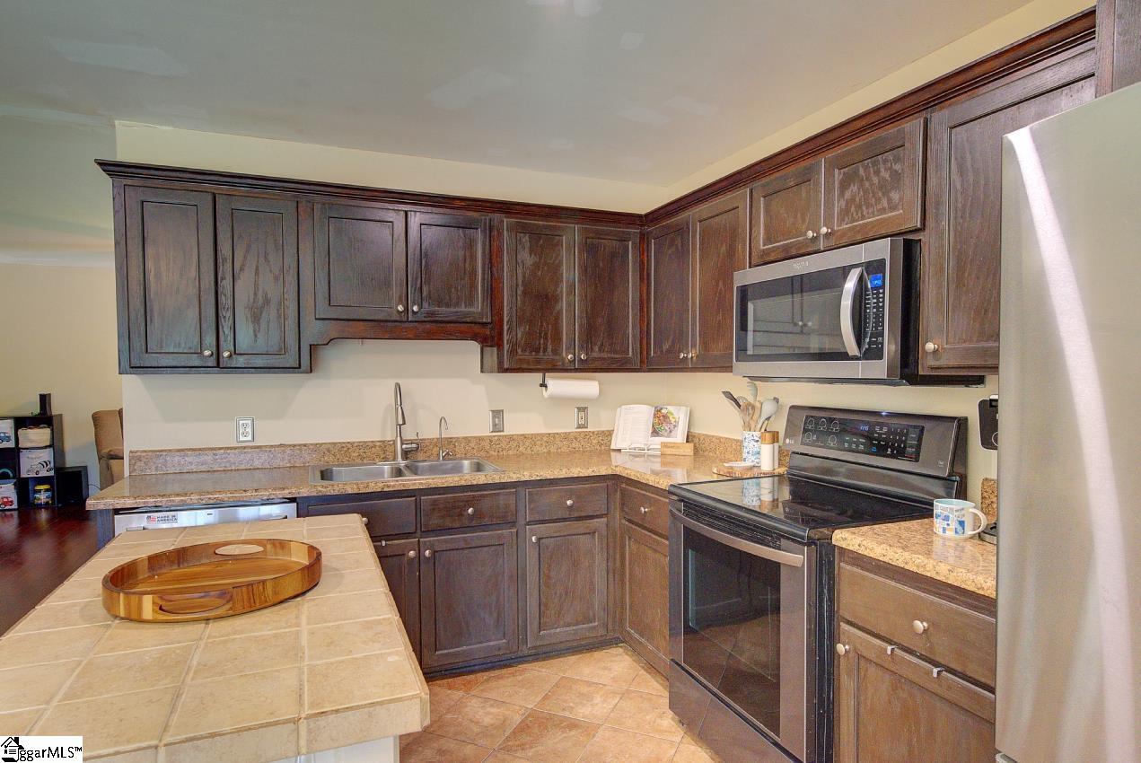 517 Signal Hill Lane Inman, SC 29349