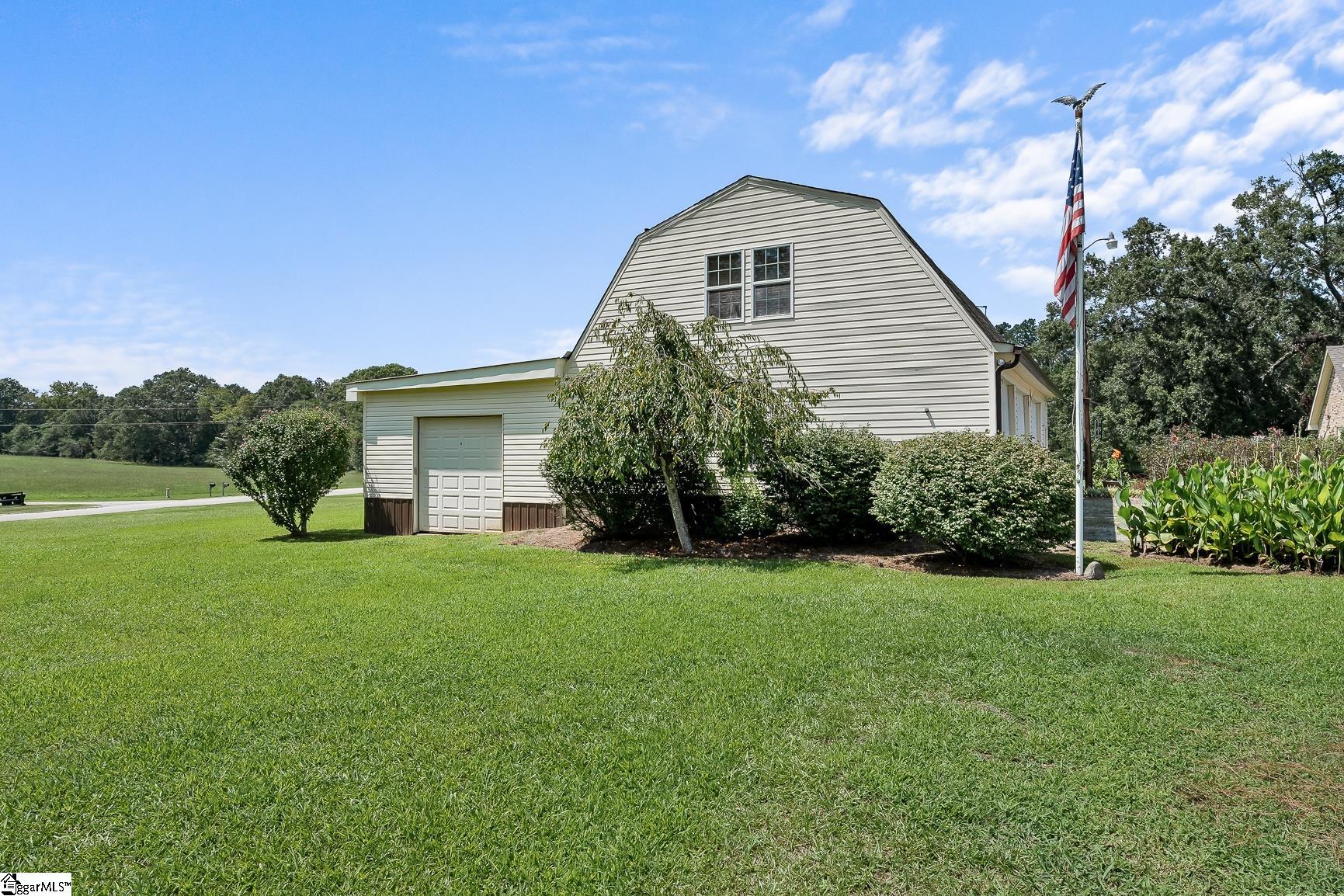 1772 Mahaffey Road Gray Court, SC 29645