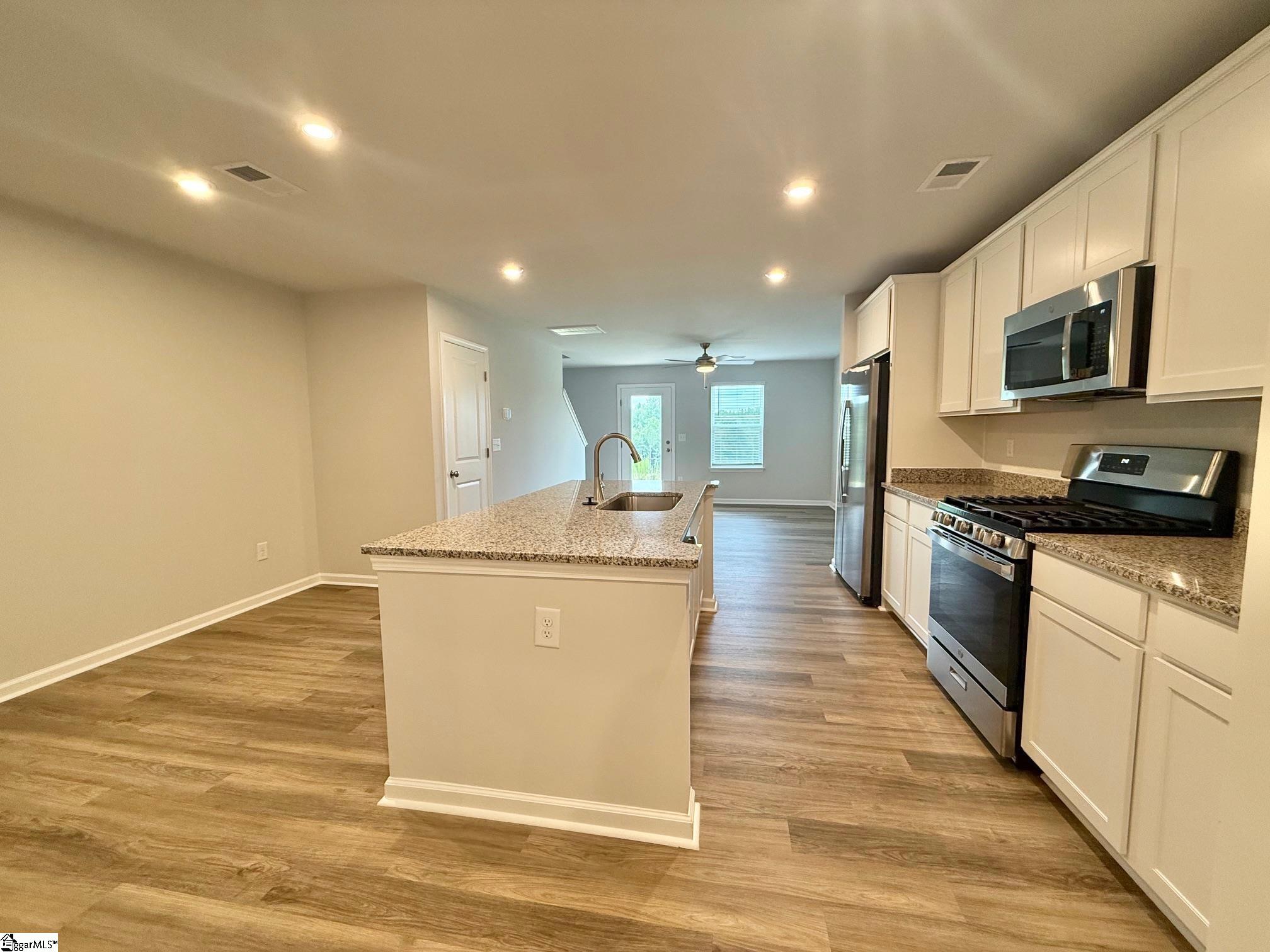1249 Forestbrook Lane Spartanburg, SC 29303