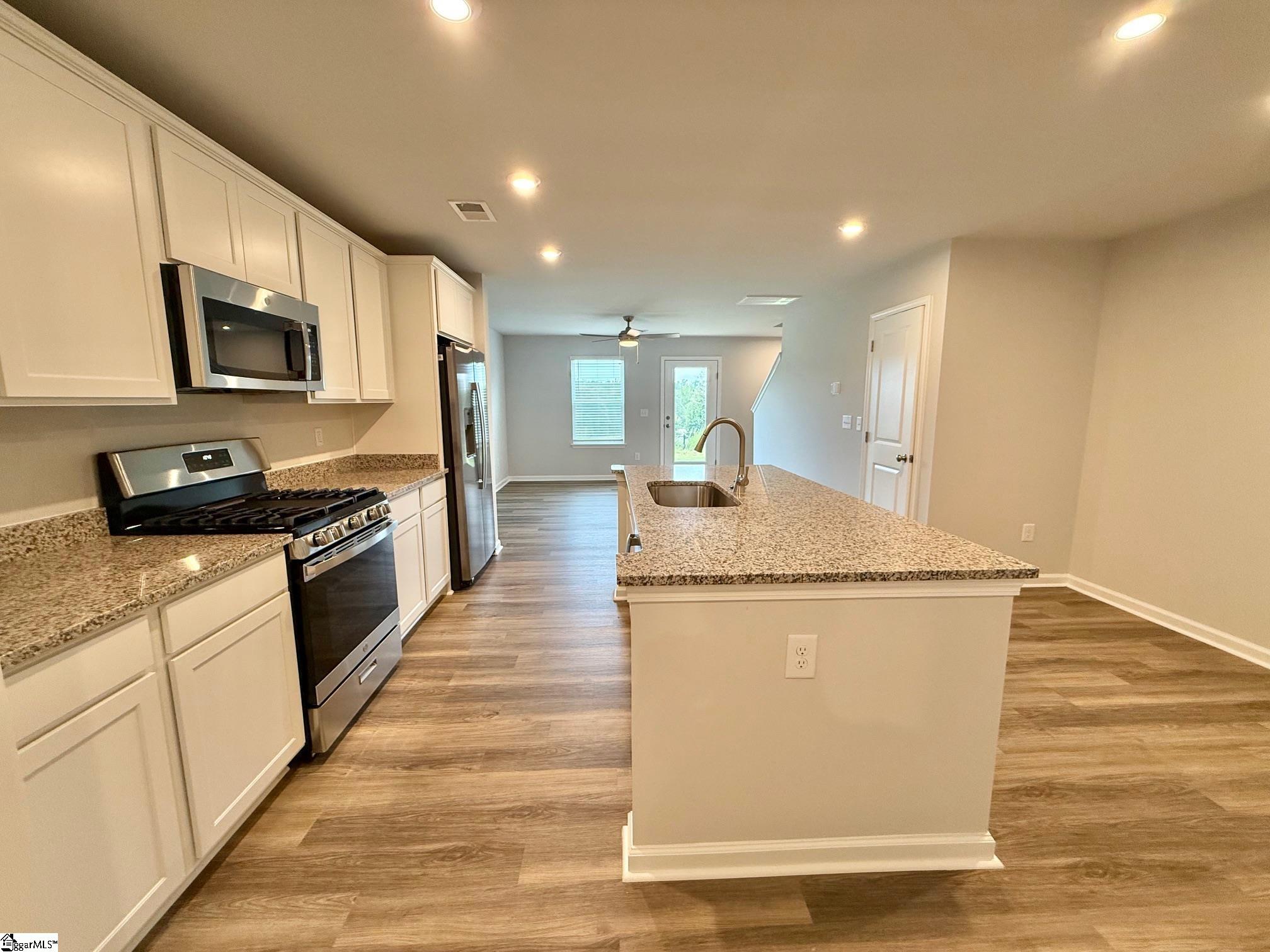 1253 Forestbrook Lane Spartanburg, SC 29303